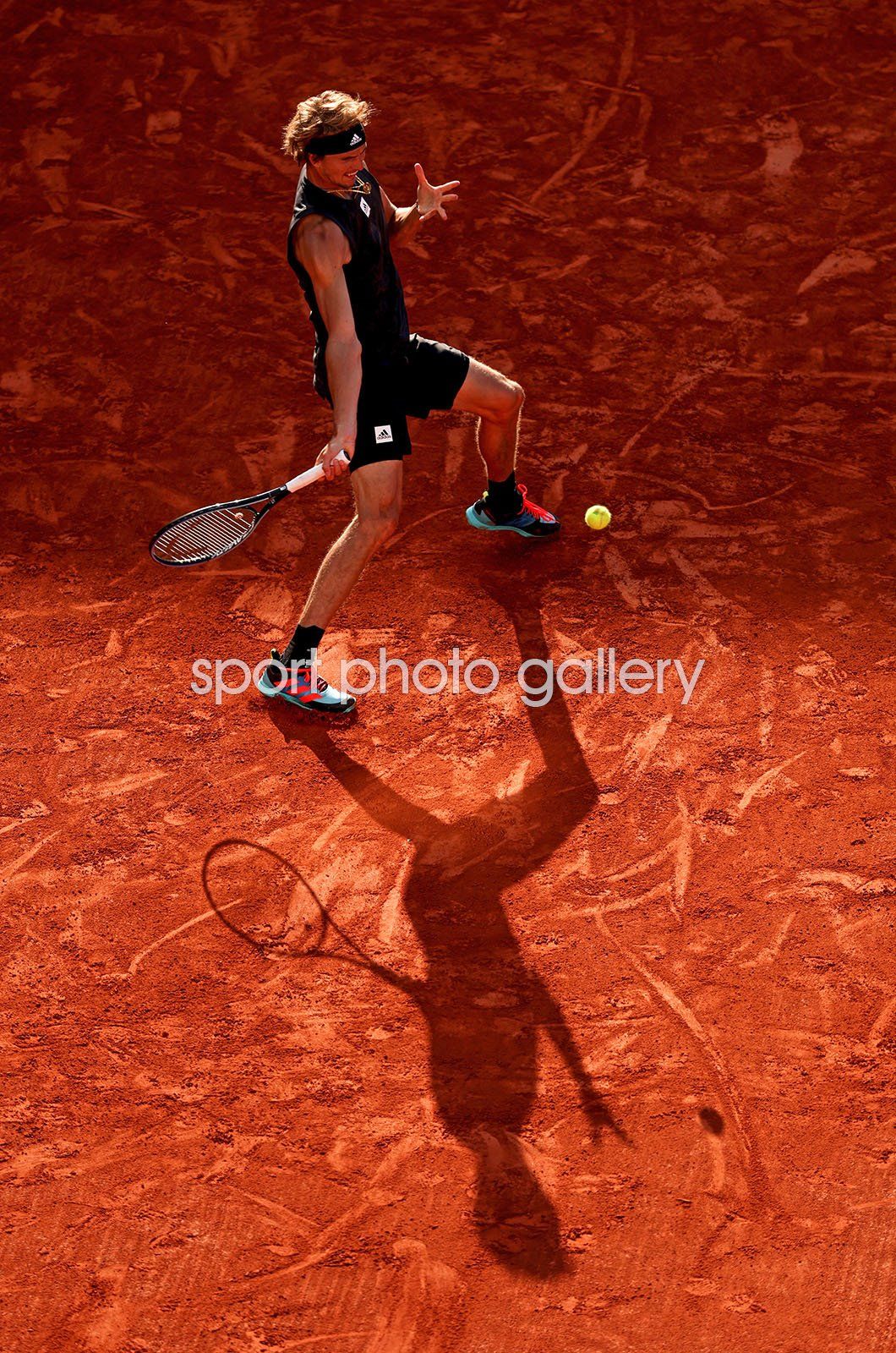 1060x1600 Alexander Zverev Germany forehand French Open Roland Garros 2022 Image