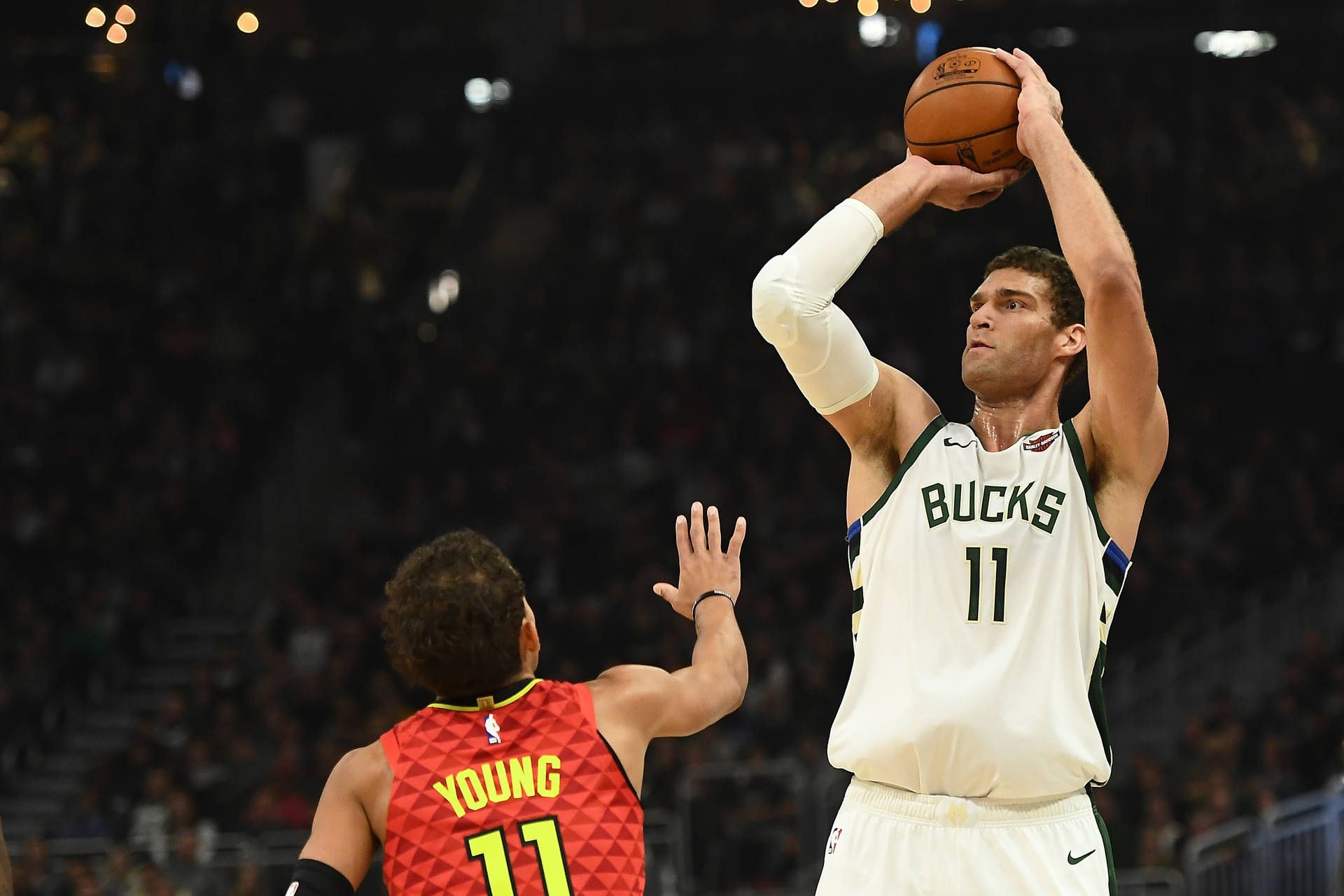 1920x1280 Download Bucks Brook Lopez Jump Shot Wallpaper