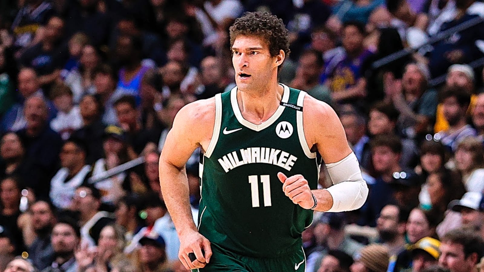 1600x900 Brook Lopez agrees to sign with surprising new team