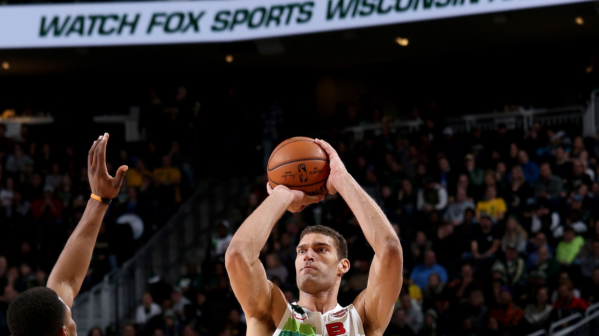 2048x1152 Brook Lopez's Evolution Into A Jump Shooting Center Has Reshaped The Milwaukee Bucks