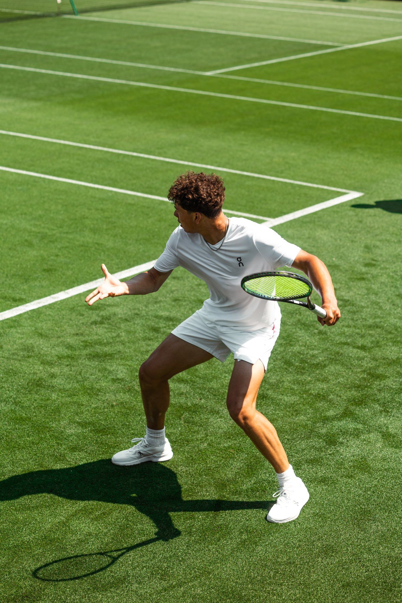 1366x2048 Ben Shelton new racquet for Wimbledon training