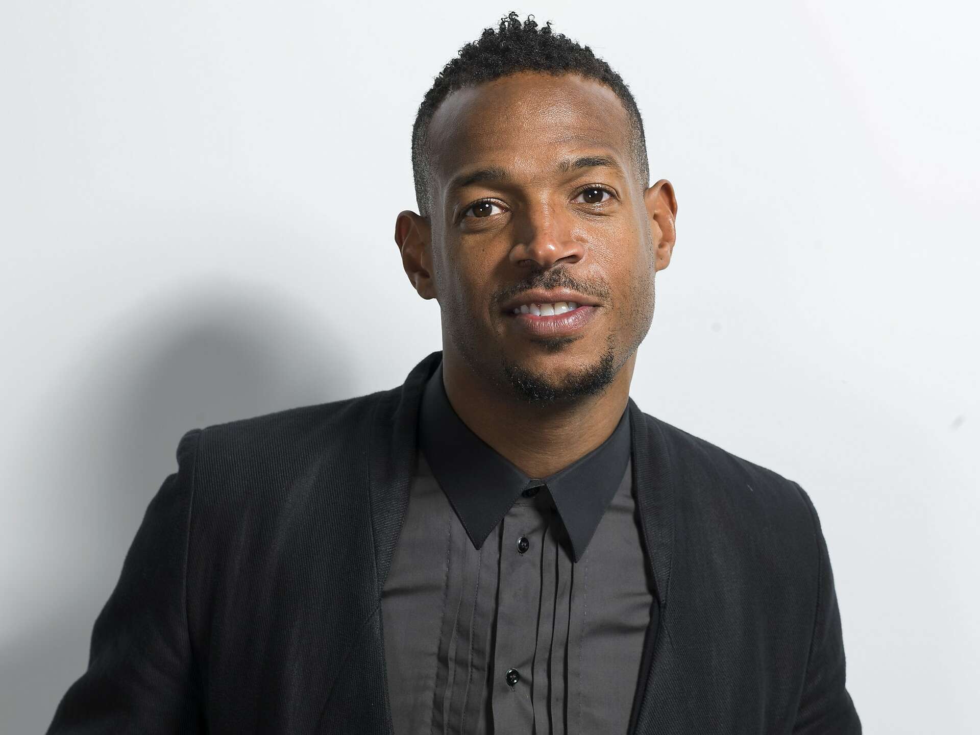 1920x1440 Marlon Wayans ready to get busy