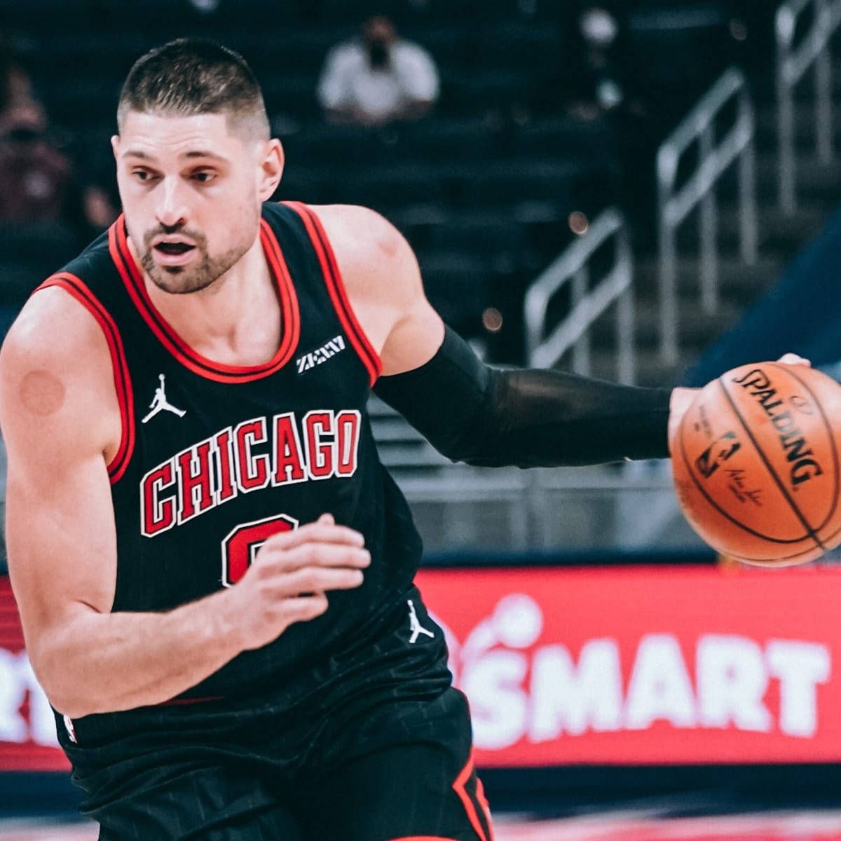 1200x1200 Download NBA Player Nikola Vucevic Chicago Bulls Dribbling Wallpaper