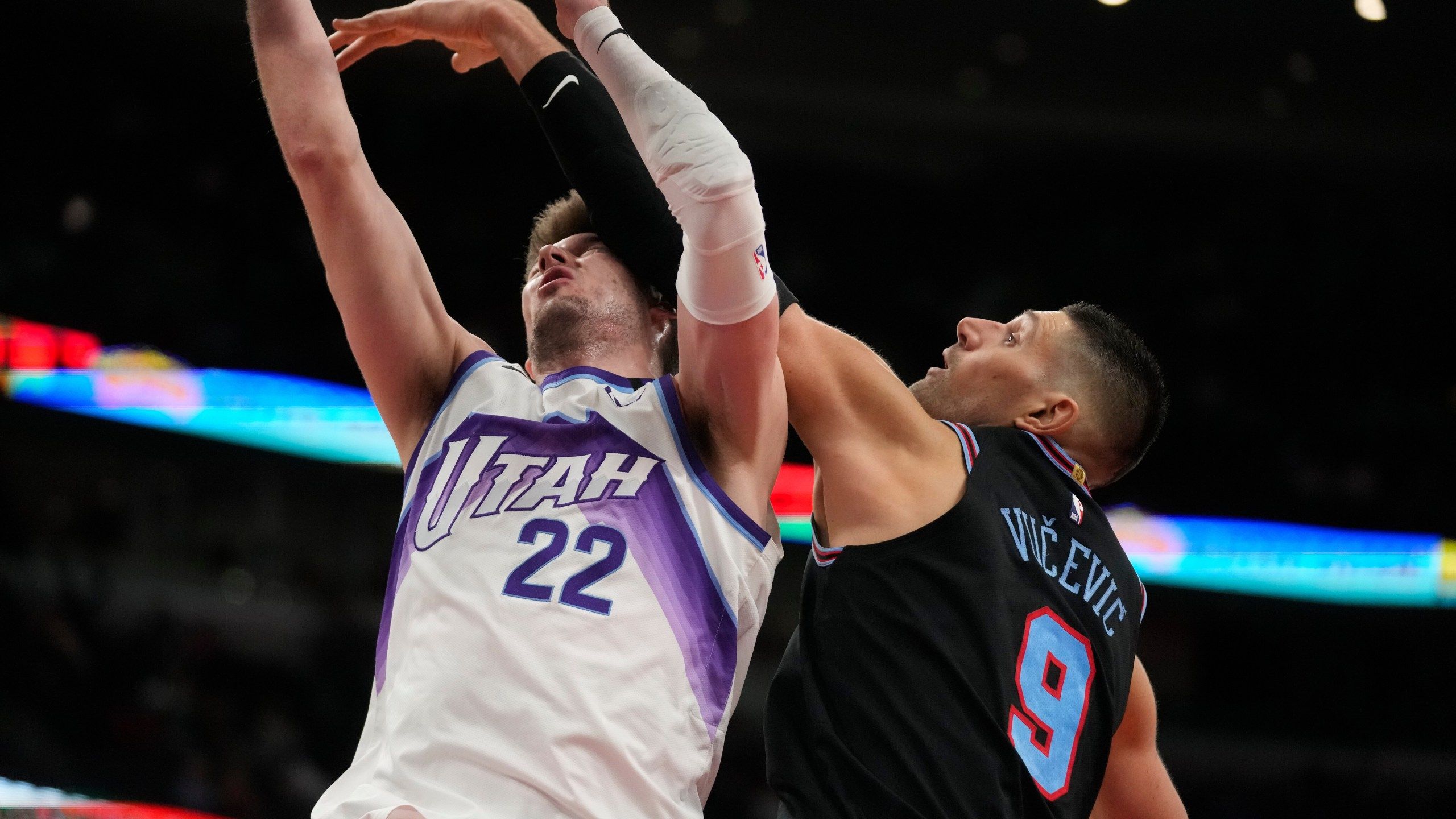 2560x1440 Chicago faces Indiana for conference showdown