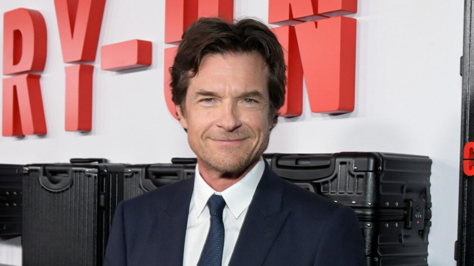 1600x900 Jason Bateman Enjoyed Playing Against Type As A Villain In Carry On