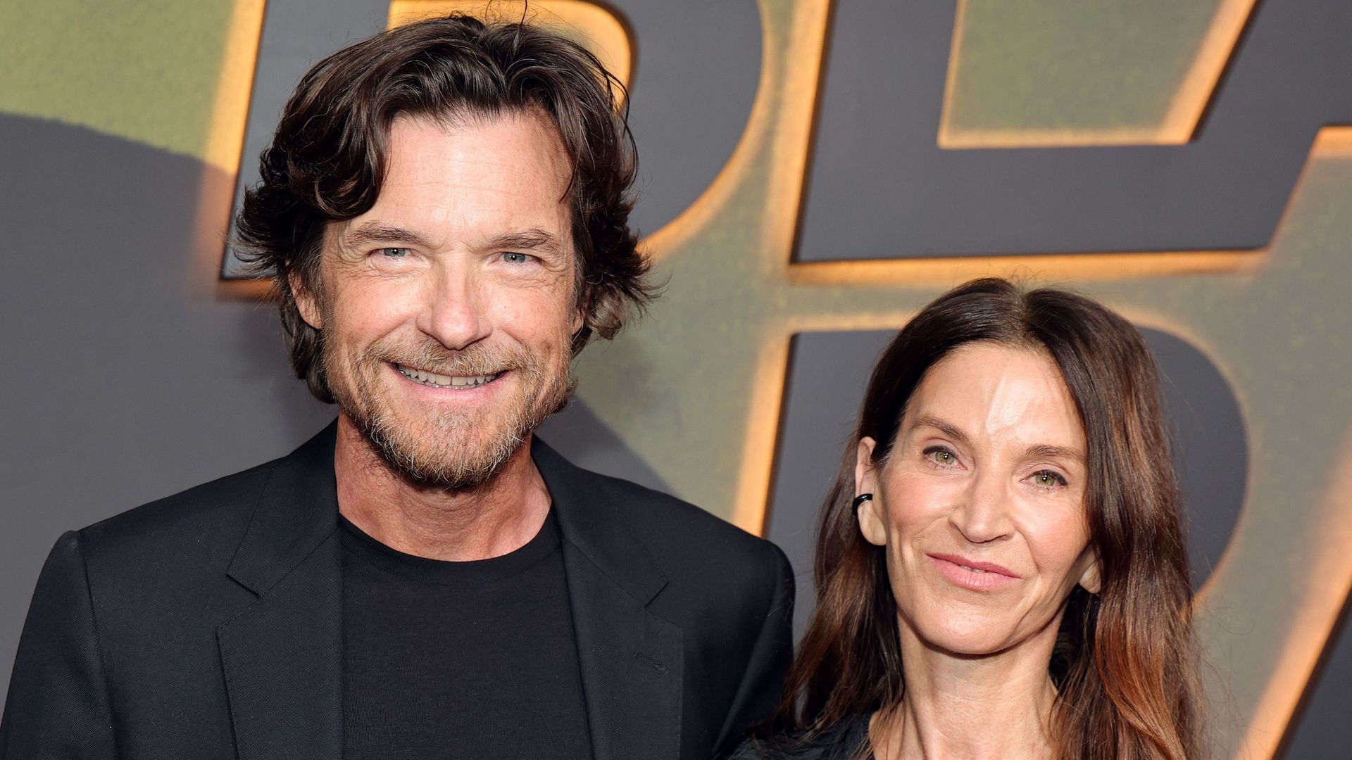 1920x1080 Jason Bateman's Wife And Daughters Look Like Models In The Making For Star Studded Appearance. HELLO!