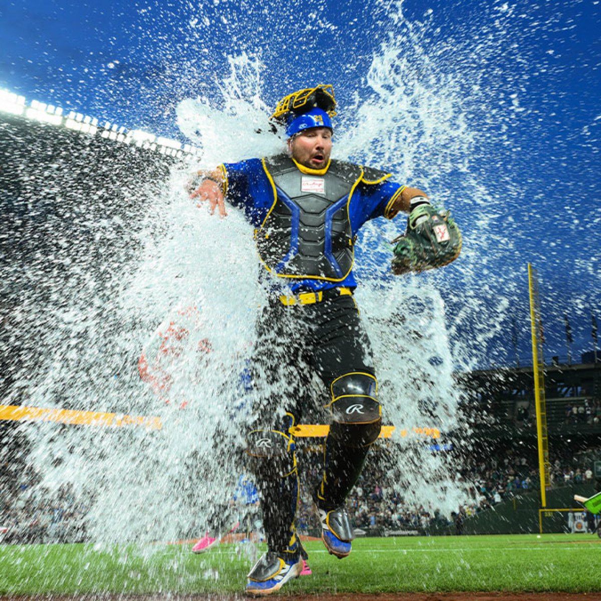 1200x1200 Mariners news: Cal Raleigh blasts 43rd homer to give Seattle comeback win over Rays