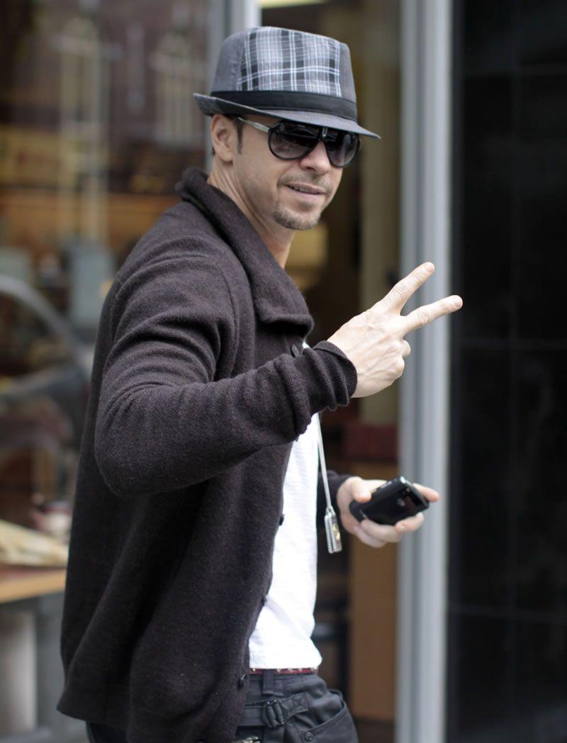 800x1048 Donnie Wahlberg Wallpaper