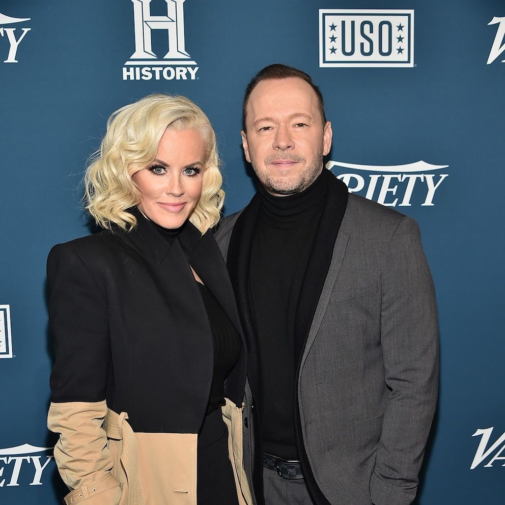 992x992 Jenny McCarthy and Donnie Wahlberg renew their vows on 10th wedding anniversary