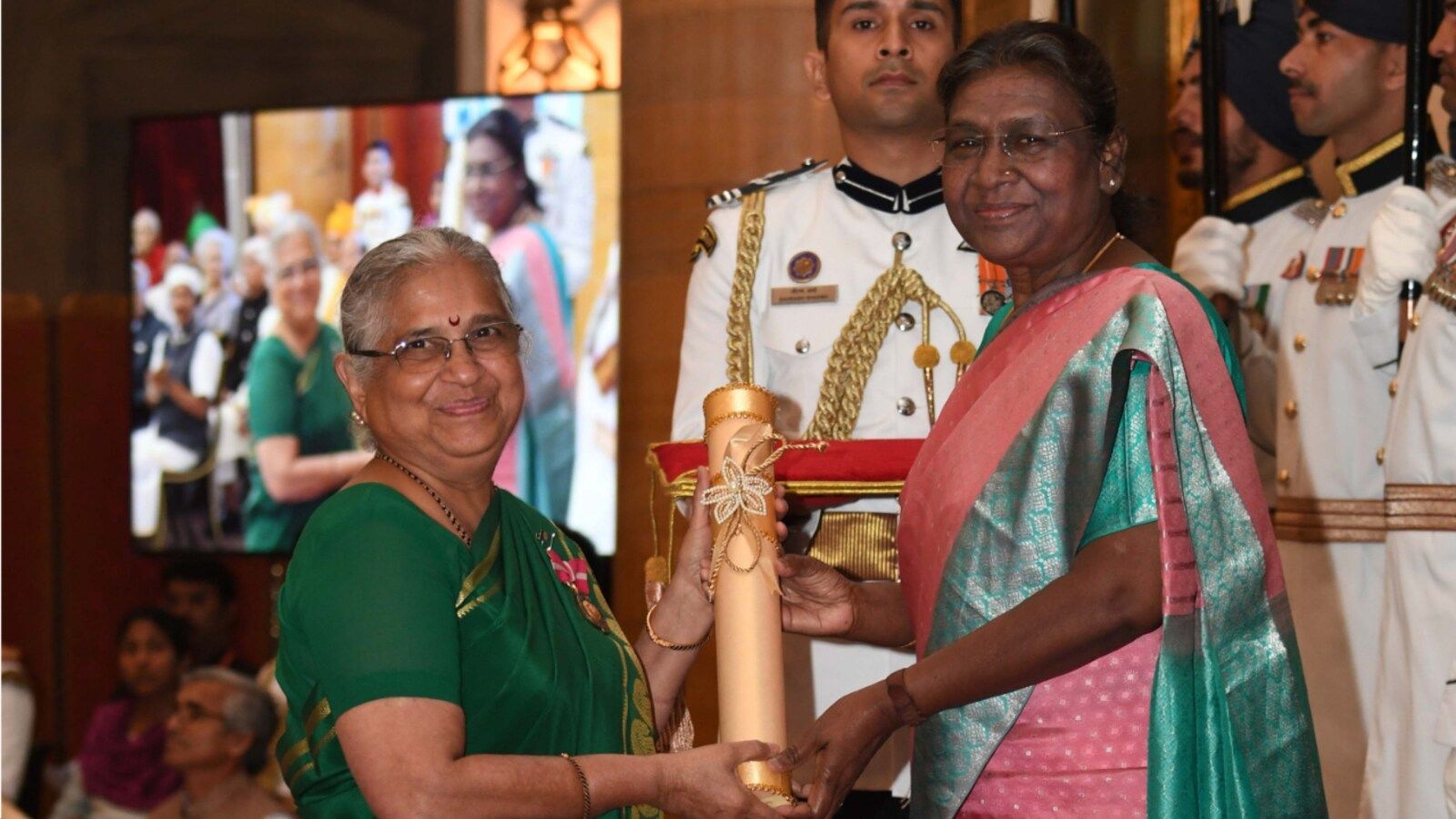 1600x900 Sudha Murty receives Padma Bhushan from President Droupadi Murmu. Watch
