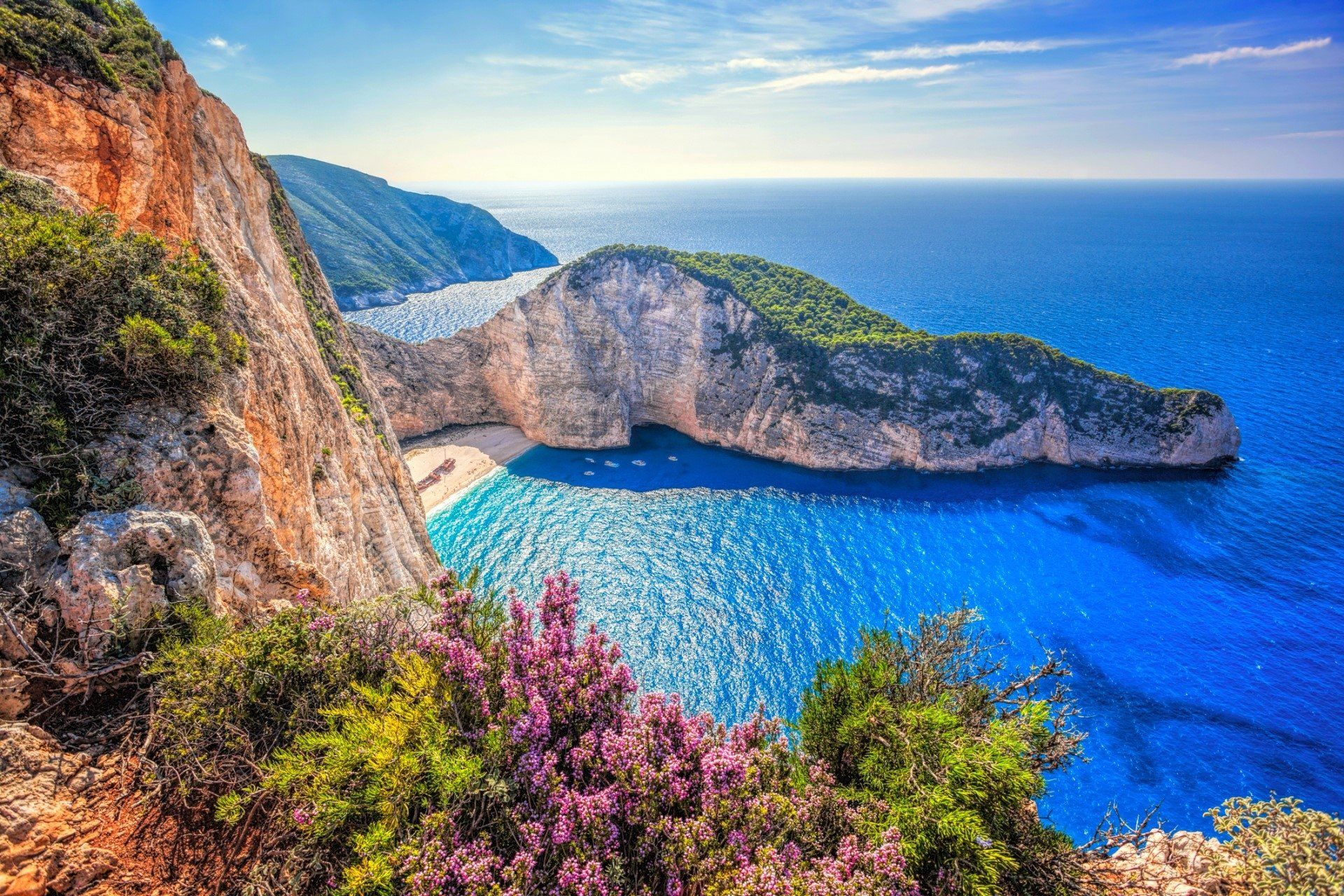 1920x1280 Zakynthos Navagio Beach: Stunning Greek Coastline & Cliff Horizon HD Wallpaper