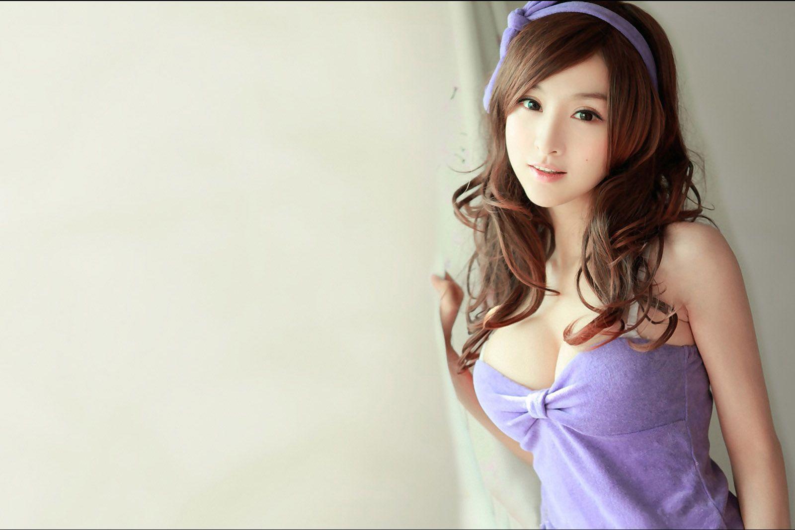 1600x1068 Korean Girls Wallpaper