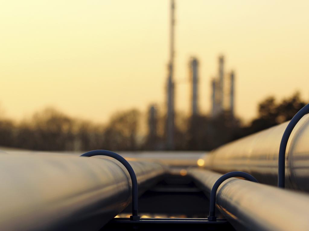 1024x768 Crude Oil Wallpaper