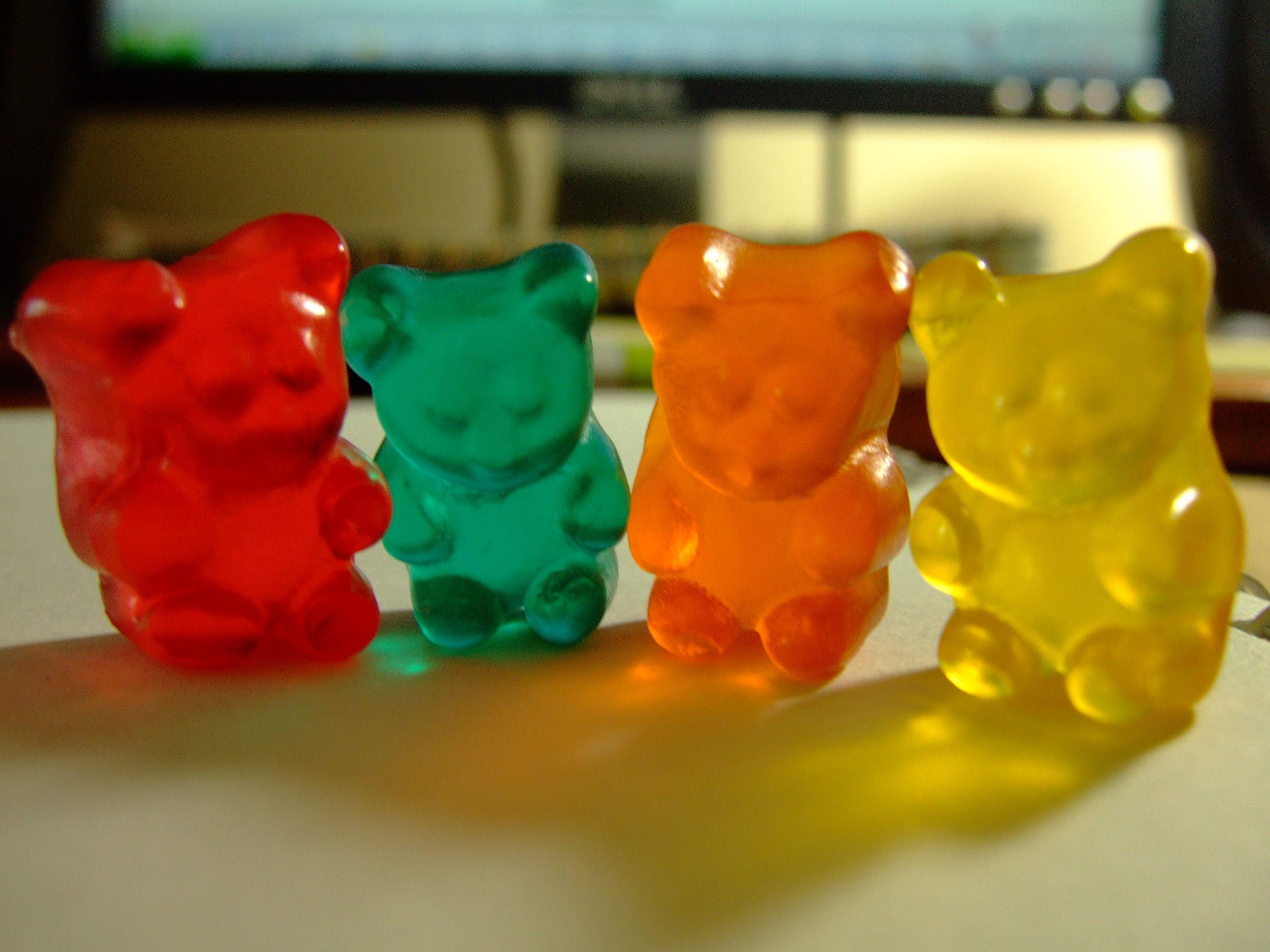 2848x2136 Gummy Bear Wallpaper