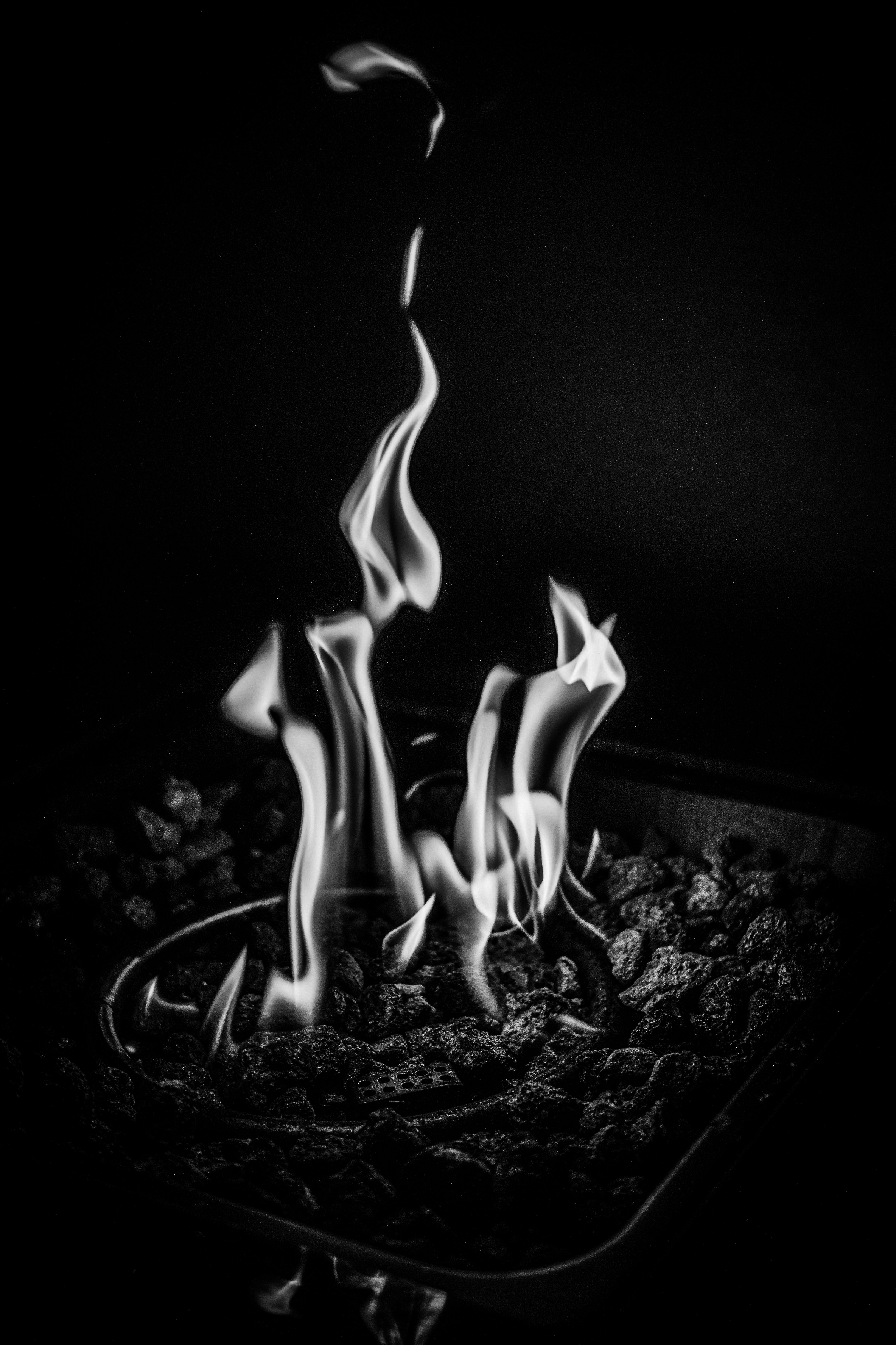 4160x6240 Flame in Black and White · Free