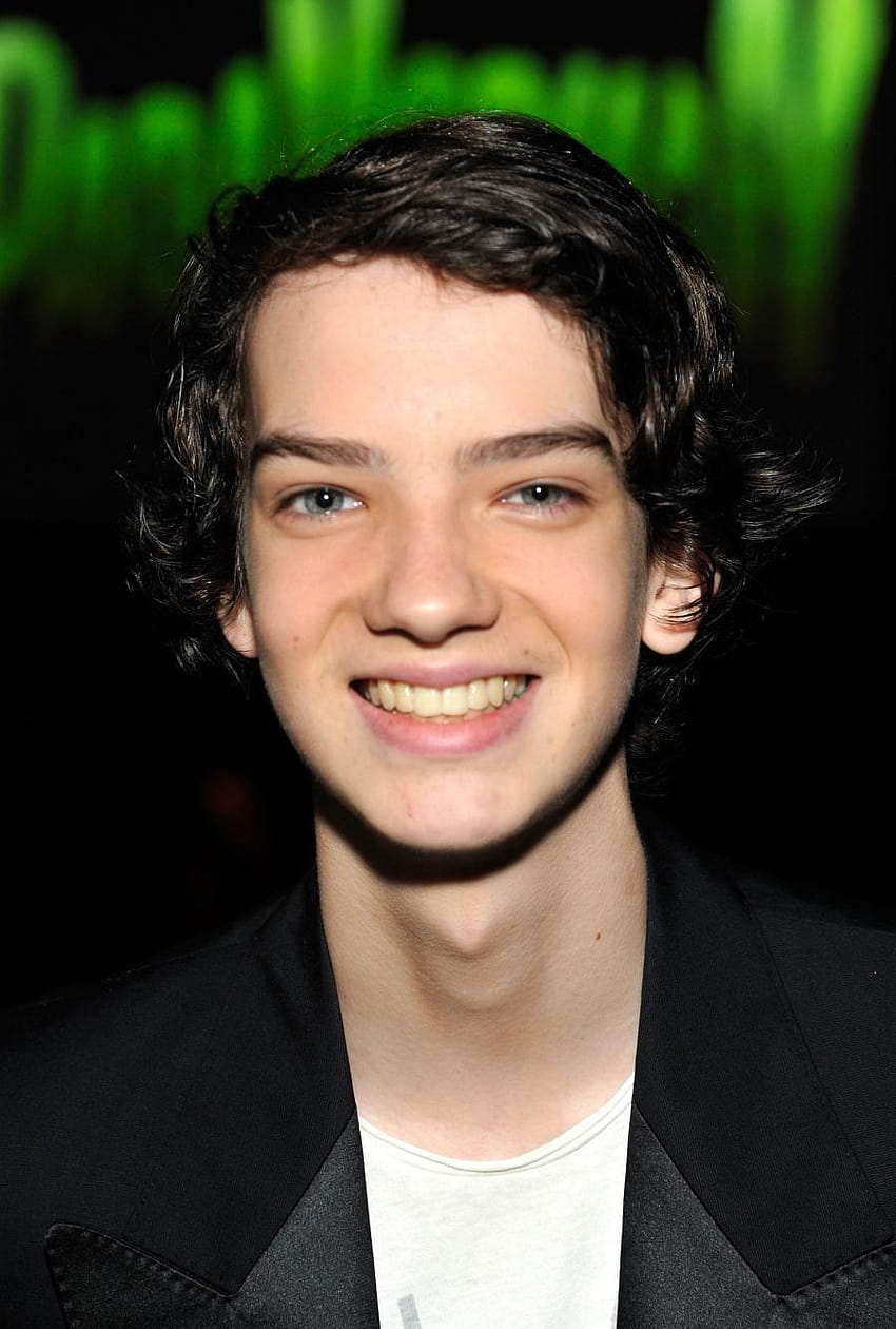 850x1260 Kodi smit mcphee HD phone wallpaper