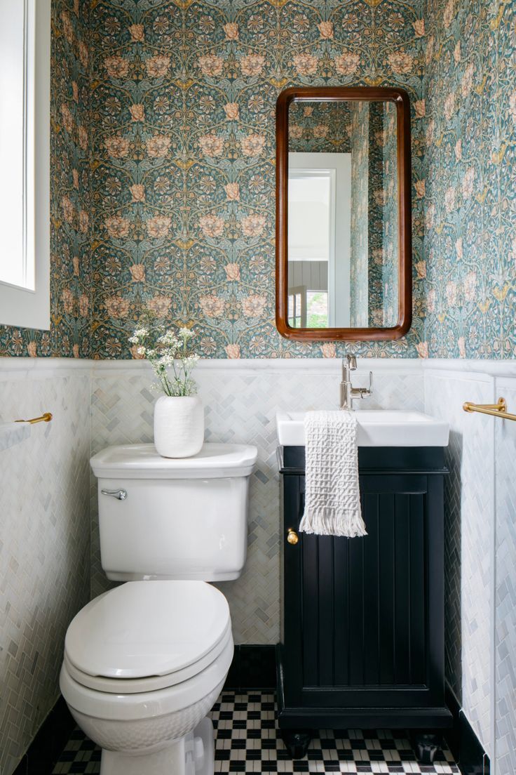 736x1104 Simple Small Bathroom Ideas Using Wallpaper