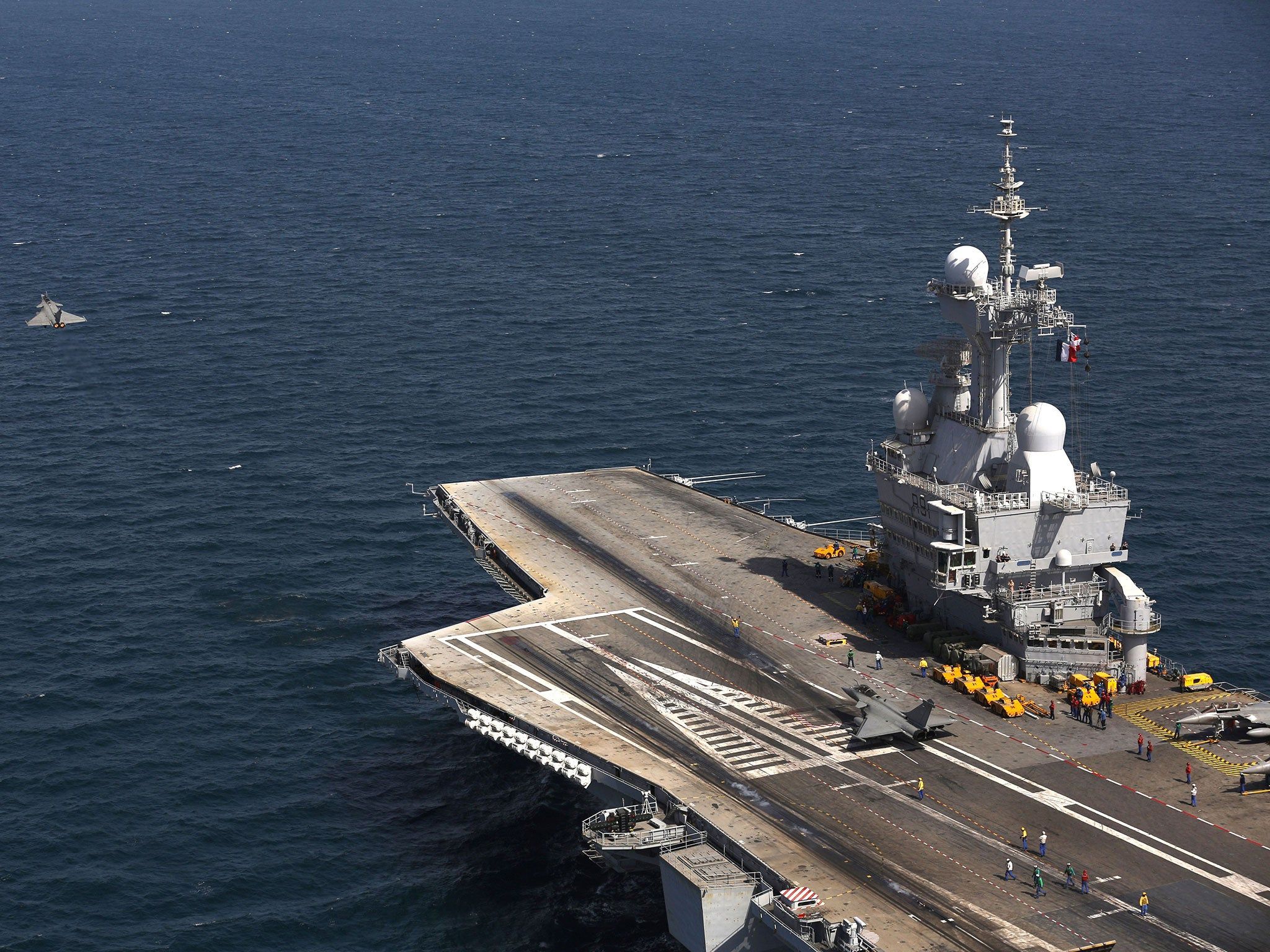 2048x1536 France deploys aircraft carrier to fight Isis in Syria and Iraq