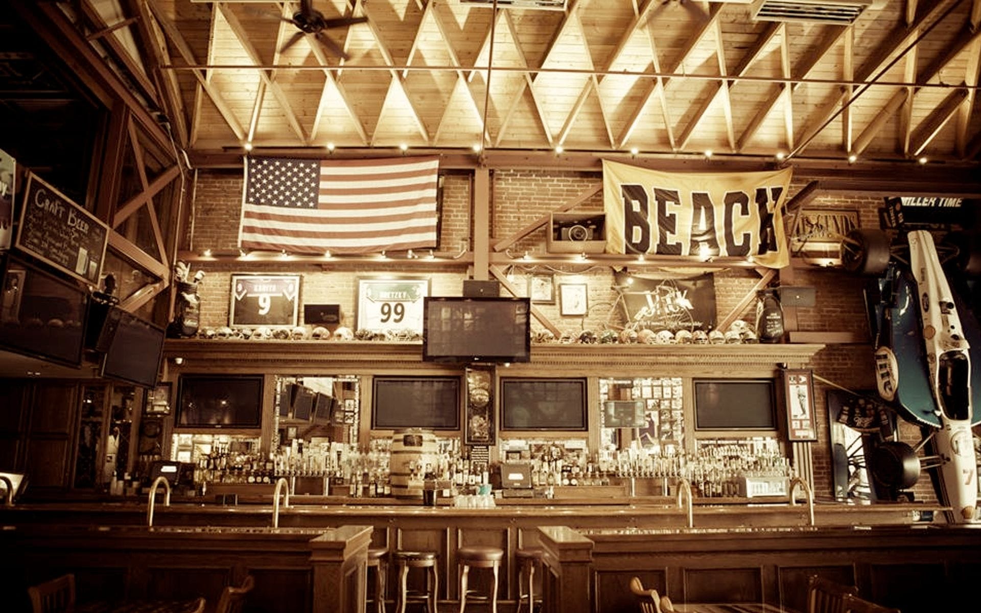 1920x1200 Legends Sports Bar