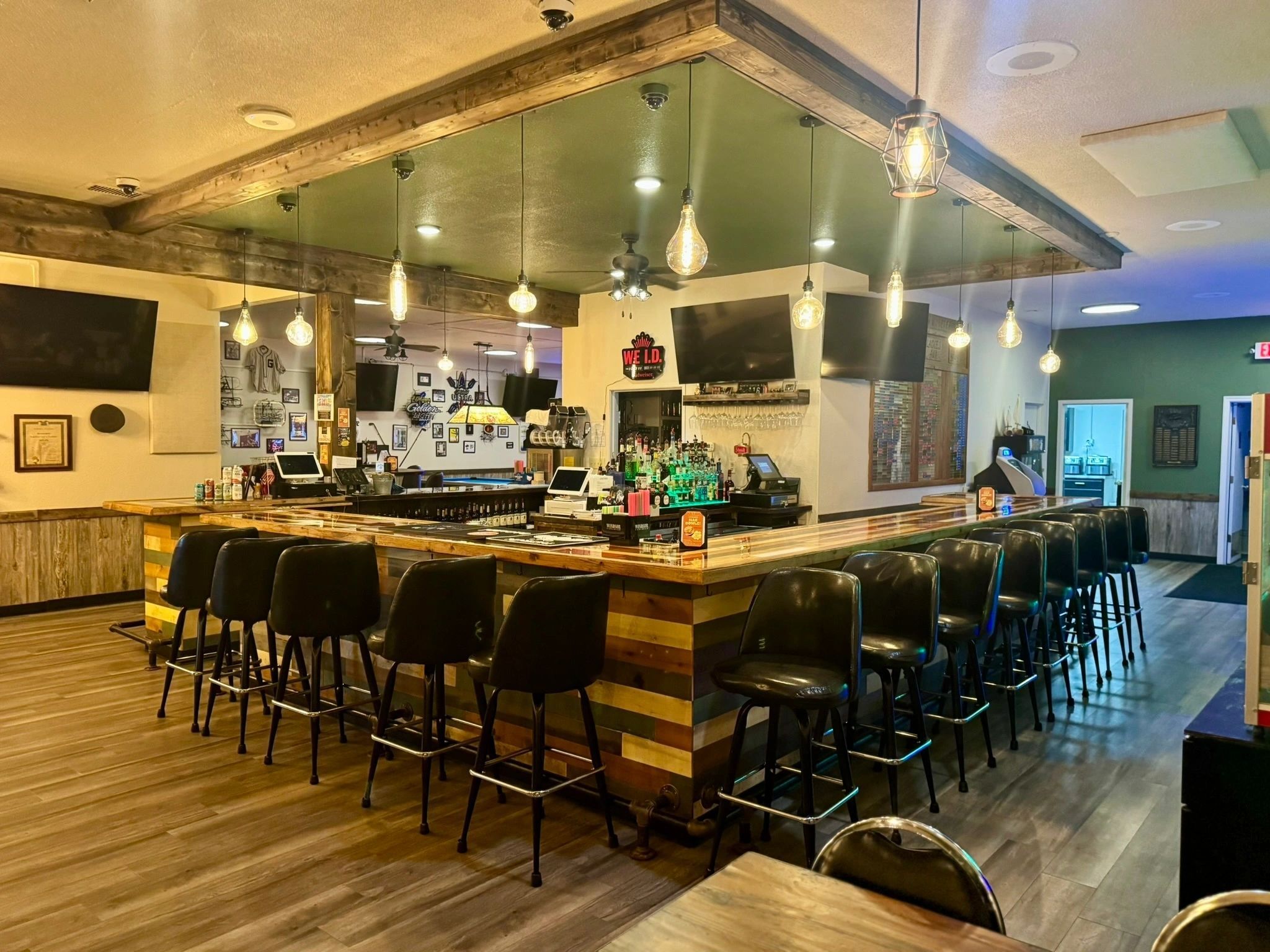 2048x1536 The Legion Sports Bar