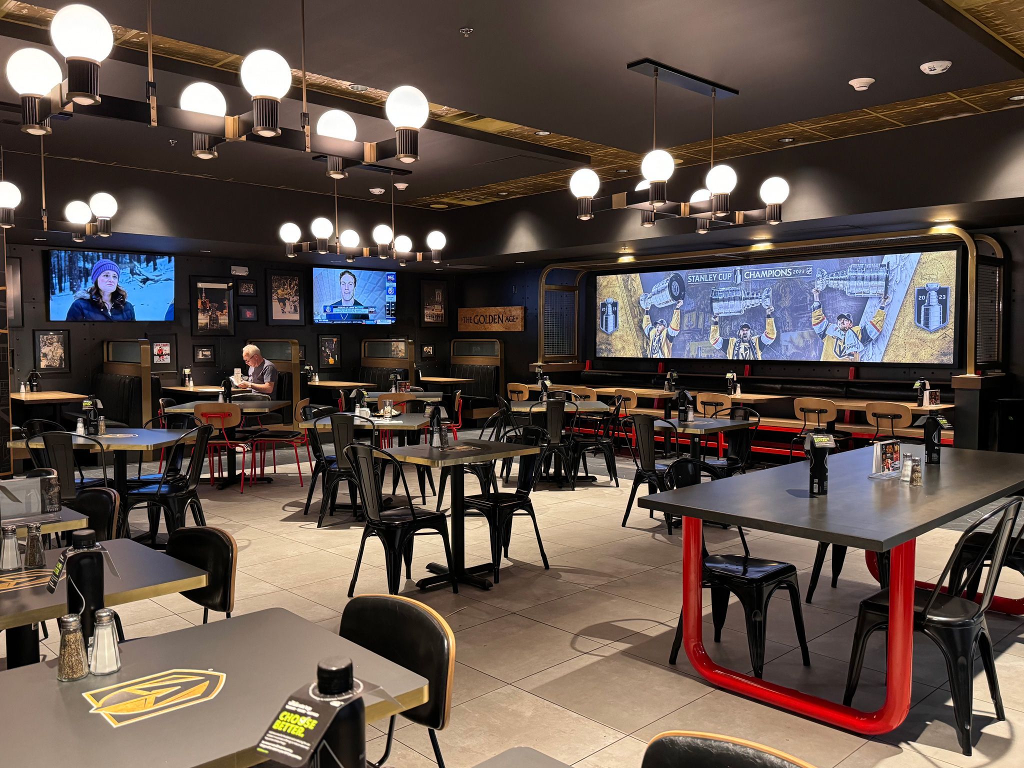2048x1536 Vegas Golden Knights score an airport sports bar