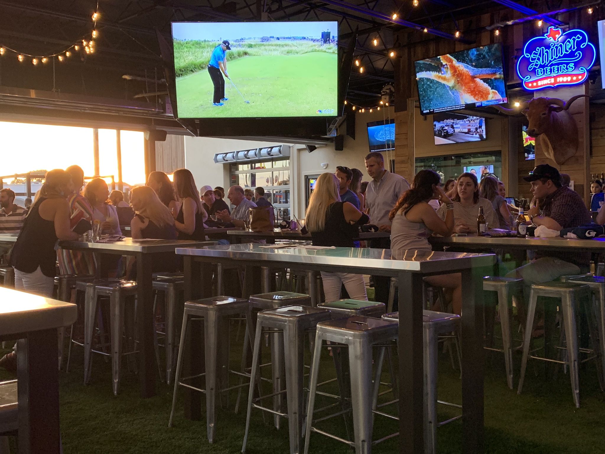 2048x1536 Best Sports Bars in Beaumont, TX