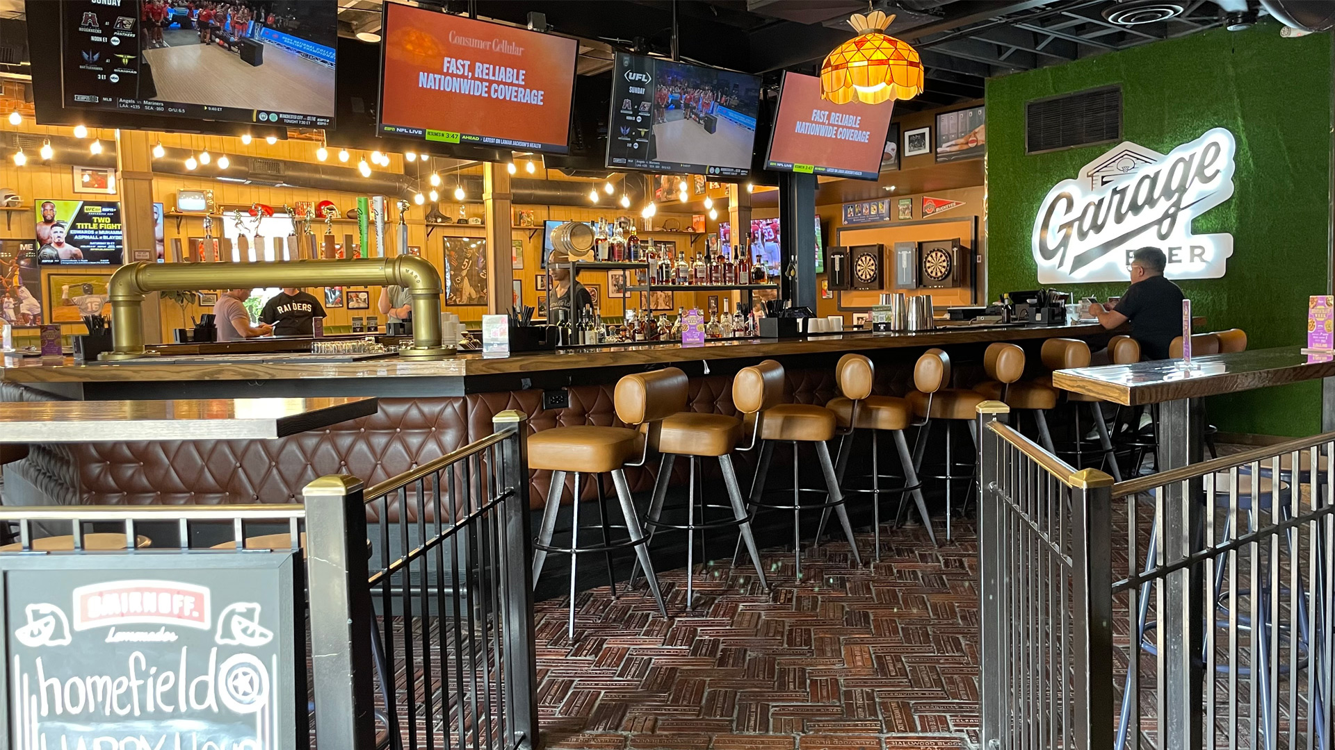 1920x1080 Grandview Sports Bar Knocks It Out Of The Park