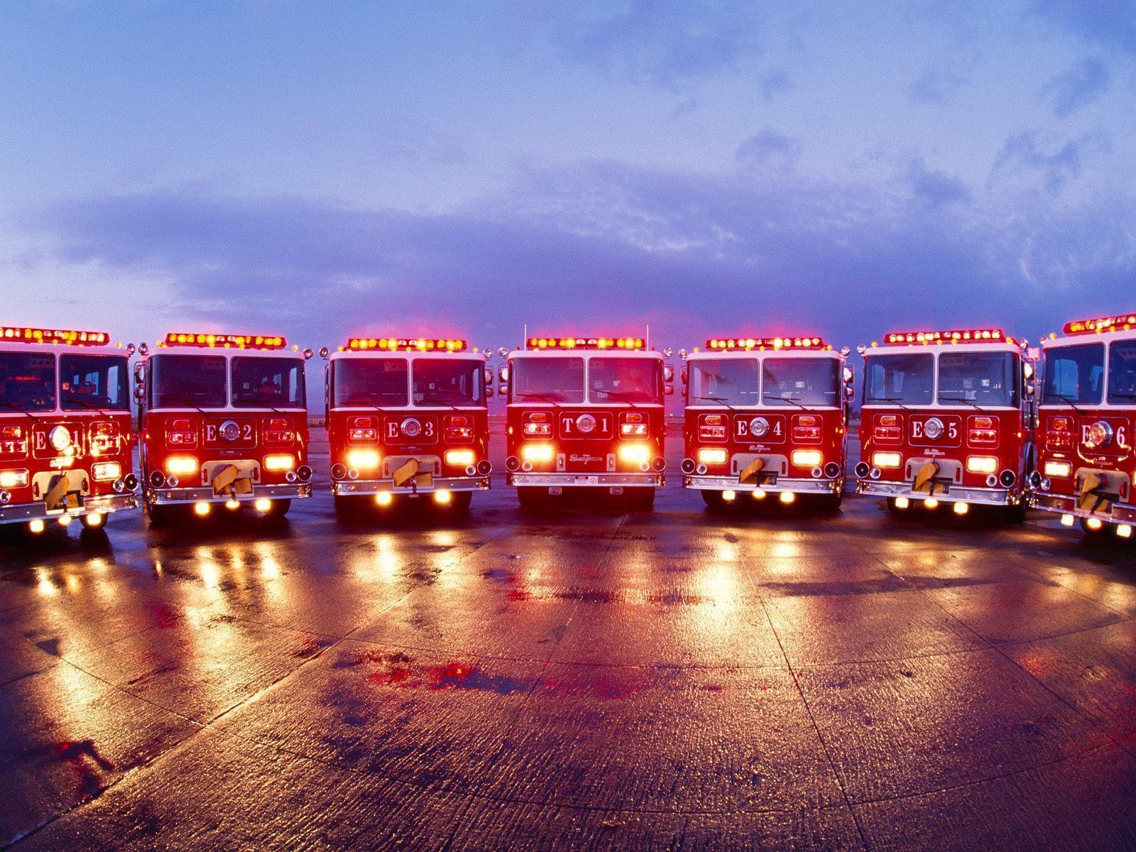 1600x1200 Fire Truck Wallpaper