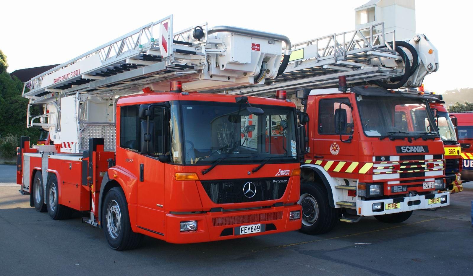 1600x934 Mercedes Benz Fire Truck Wallpaper, Vehicles, HQ Mercedes Benz