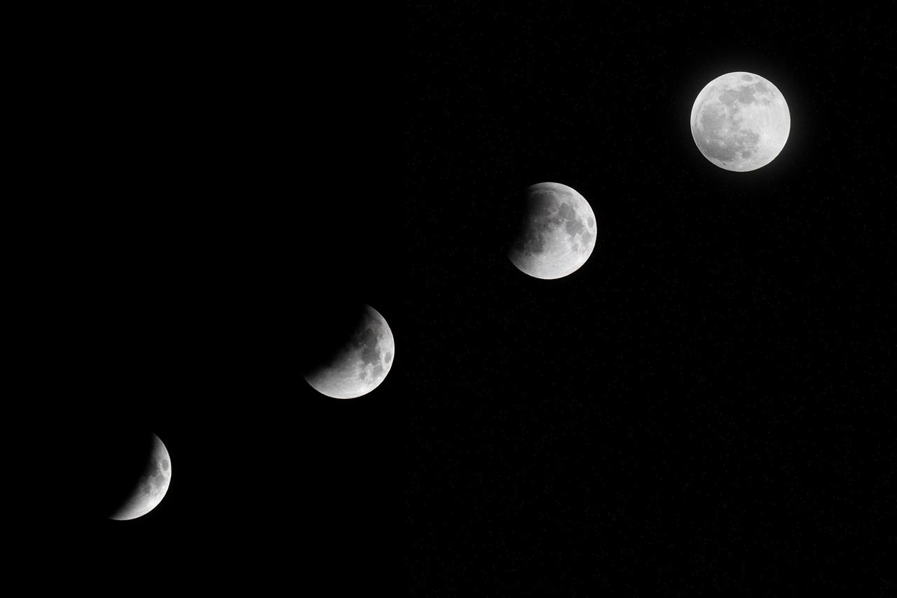 1280x853 Free Bright Moon & Moon Image