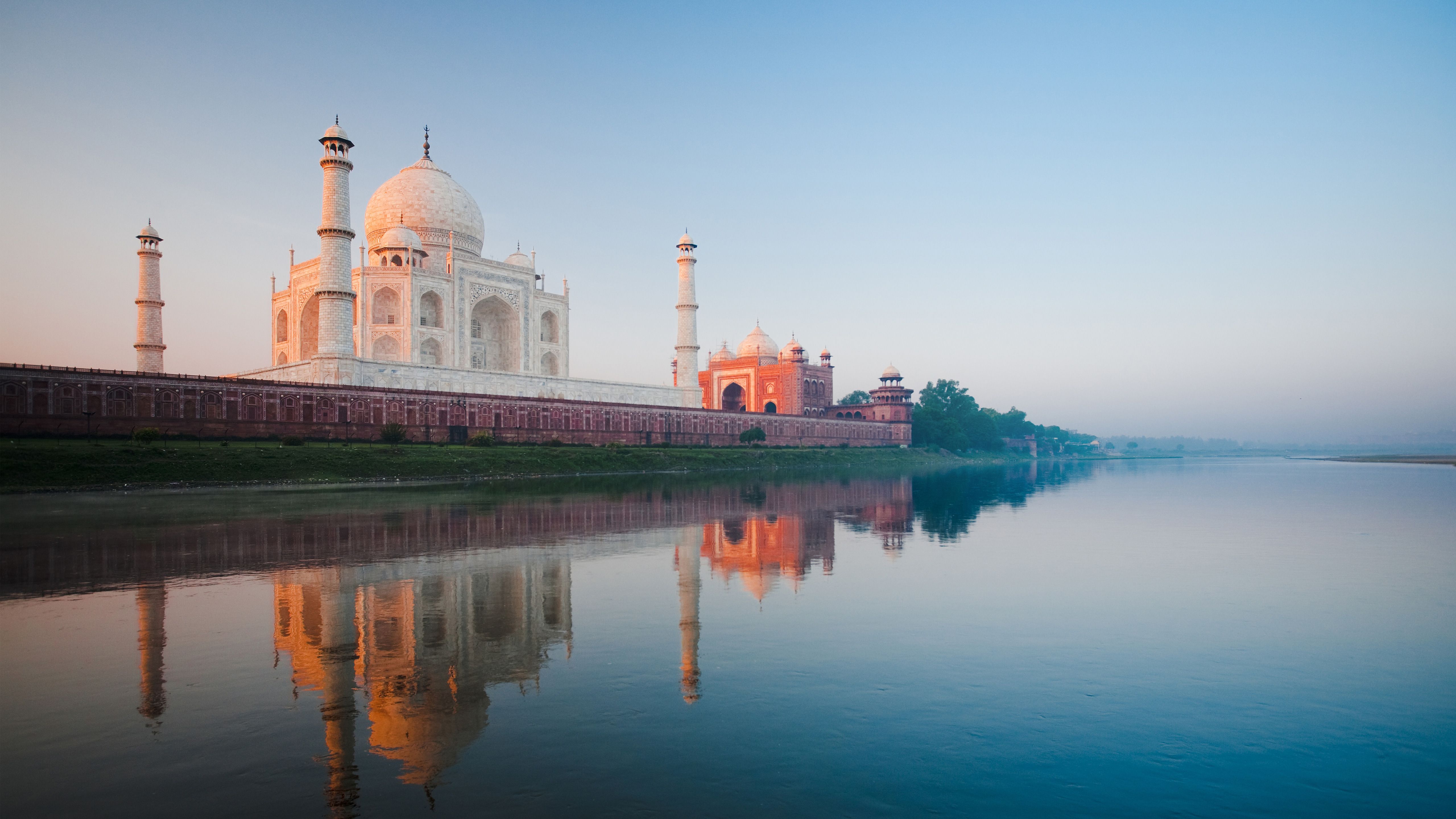 5120x2880 Yamuna River Wallpaper
