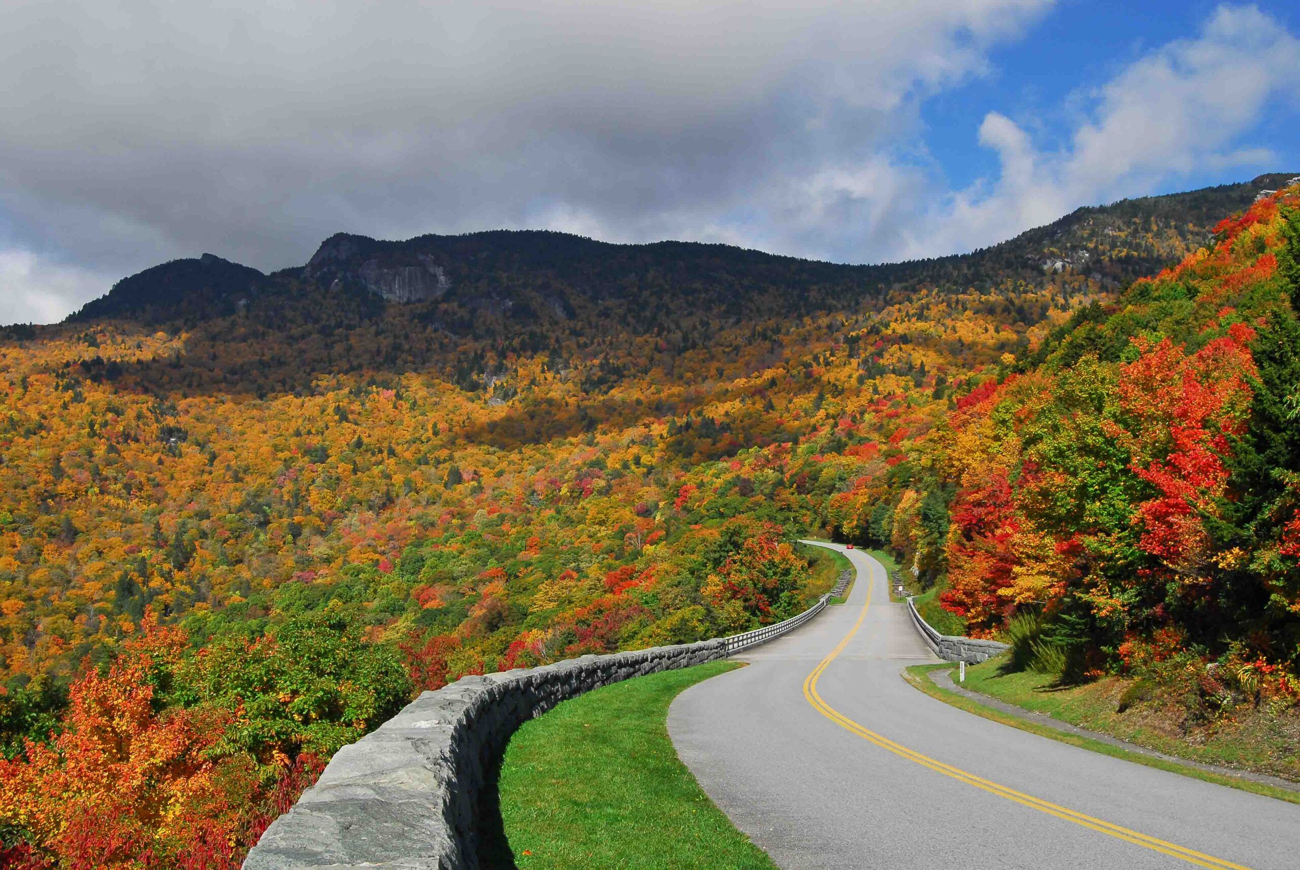 2560x1714 USA TODAY Ranks Asheville, NC and Greenville, SC as Best Places to Visit This Fall Cliffs. Private Luxury Communities In South and North Carolina