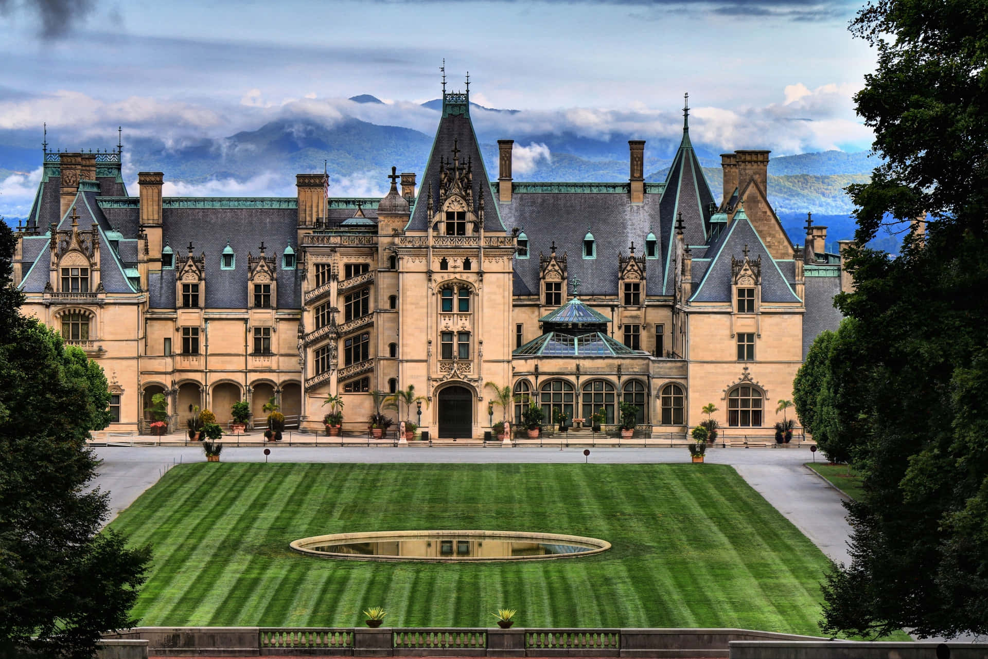 1920x1282 Download Biltmore Estate in Asheville, North Carolina
