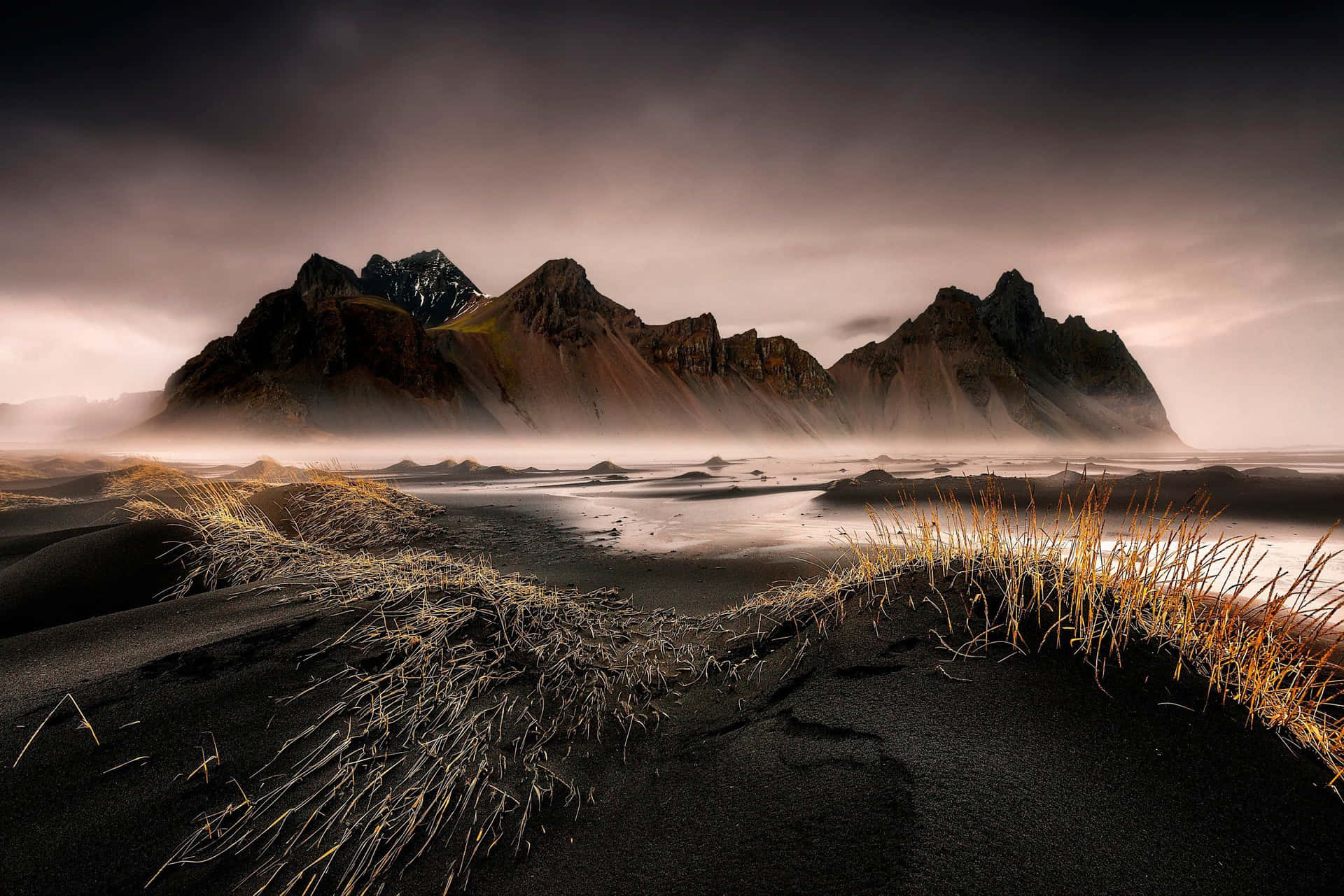 1920x1281 Download Serene black sand beach located in the idyllic Pacific Wallpaper