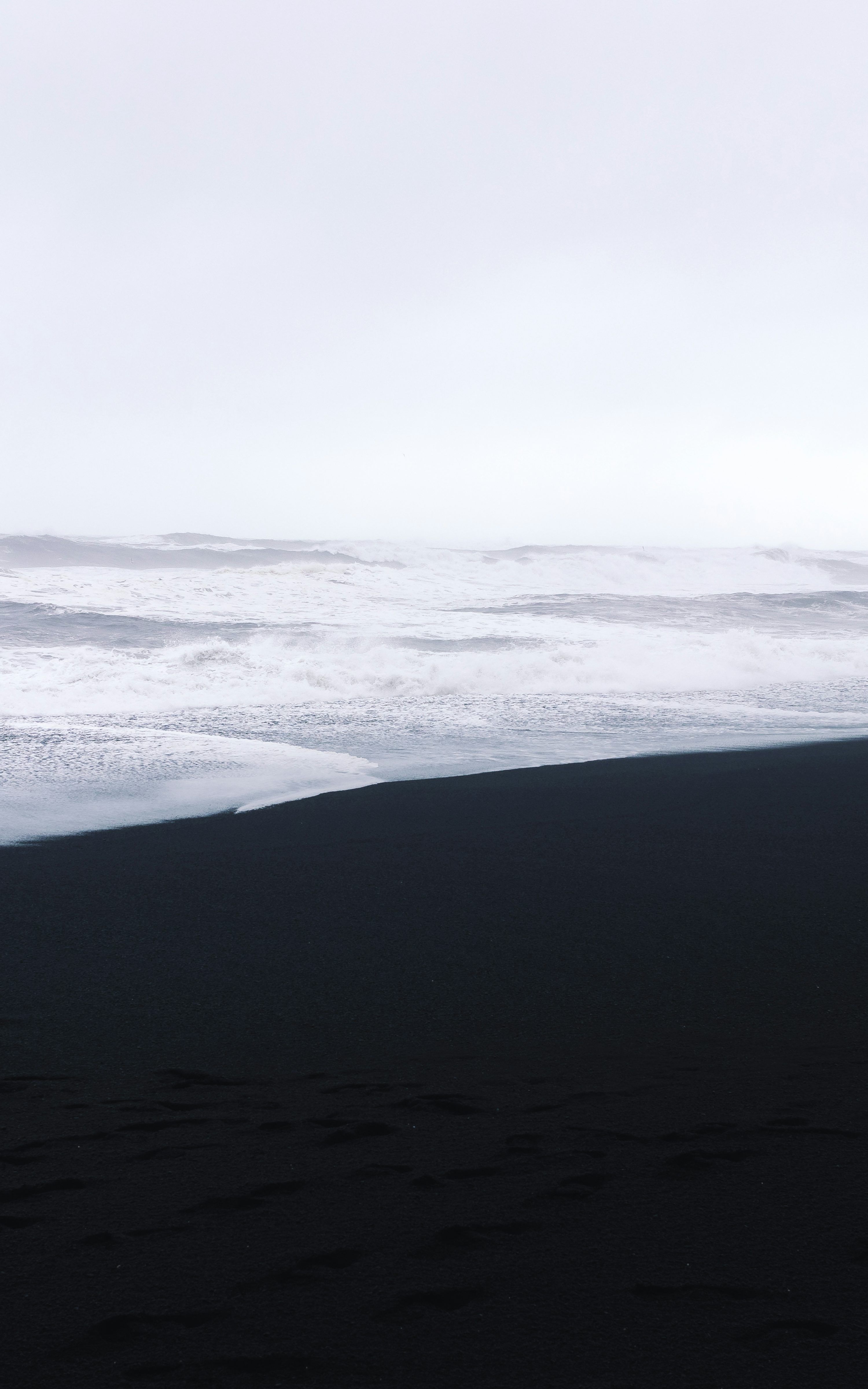 3000x4800 Ocean waves crashing on shore during daytime photo