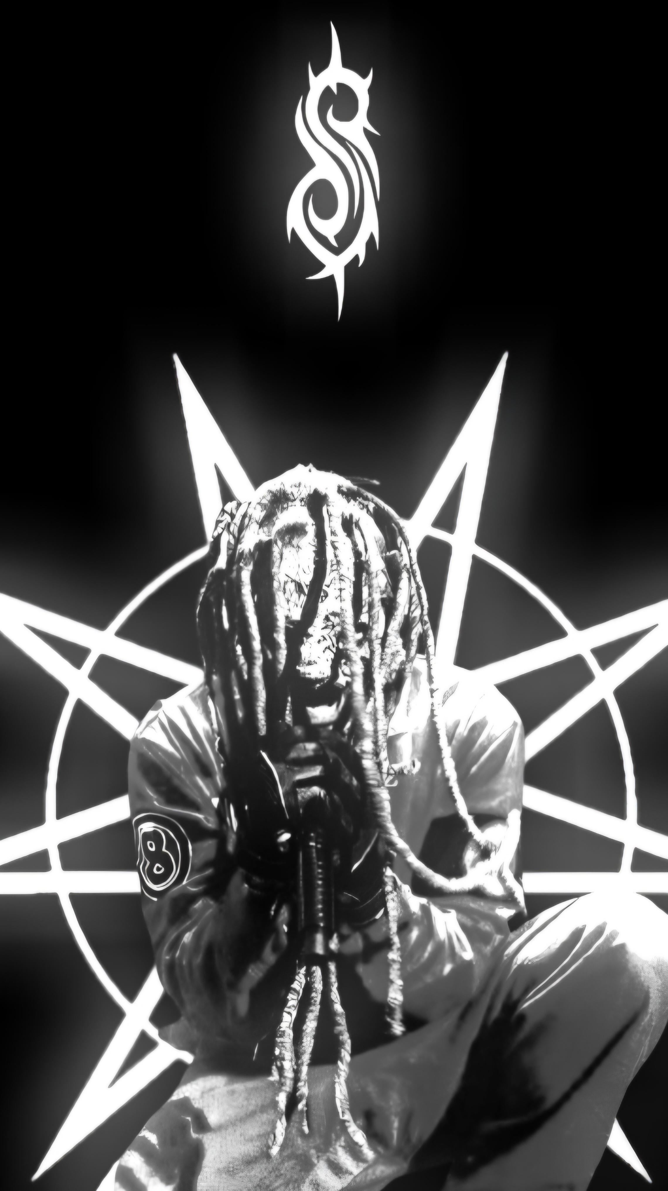 2280x4060 Slipknot wallpaper (Corey Taylor 2024 mask), thoughts? (Give me suggestions aswell on what I could improve on!)