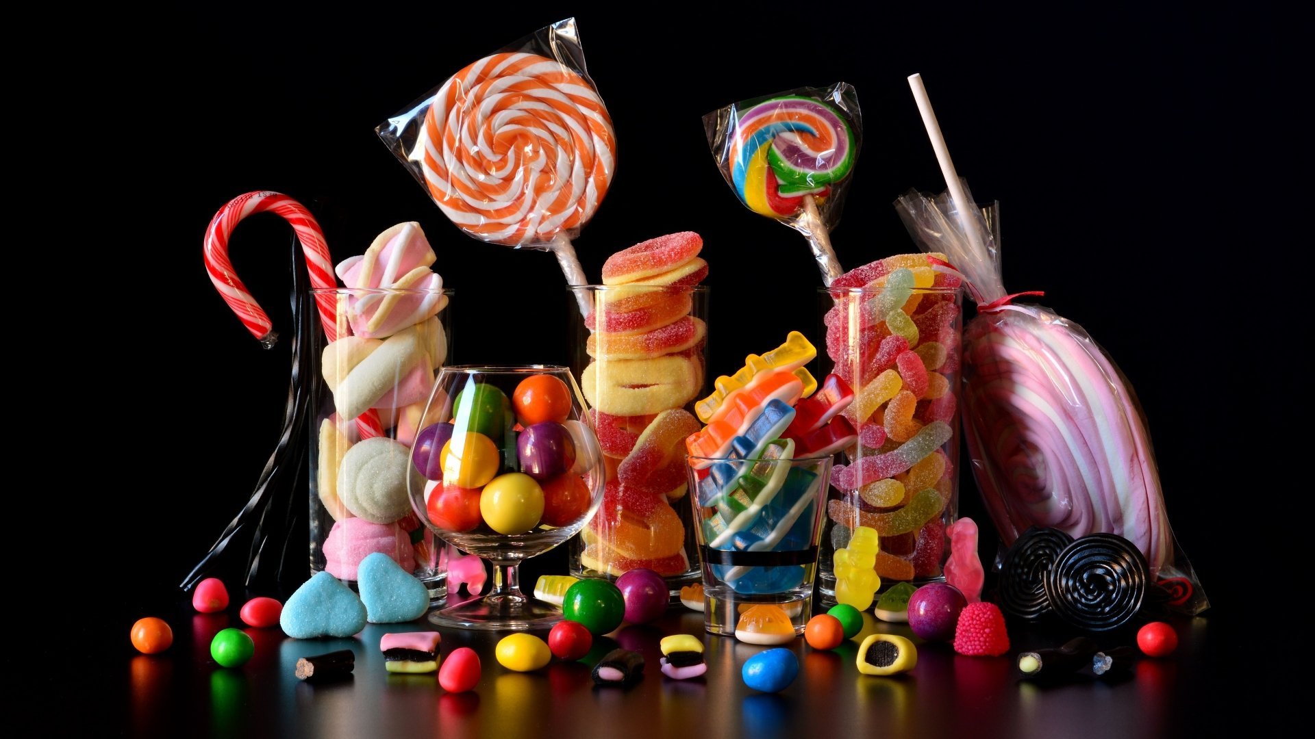1920x1080 Sweet Spectrum: 4K Ultra HD Lollipop & Candy Wonderland