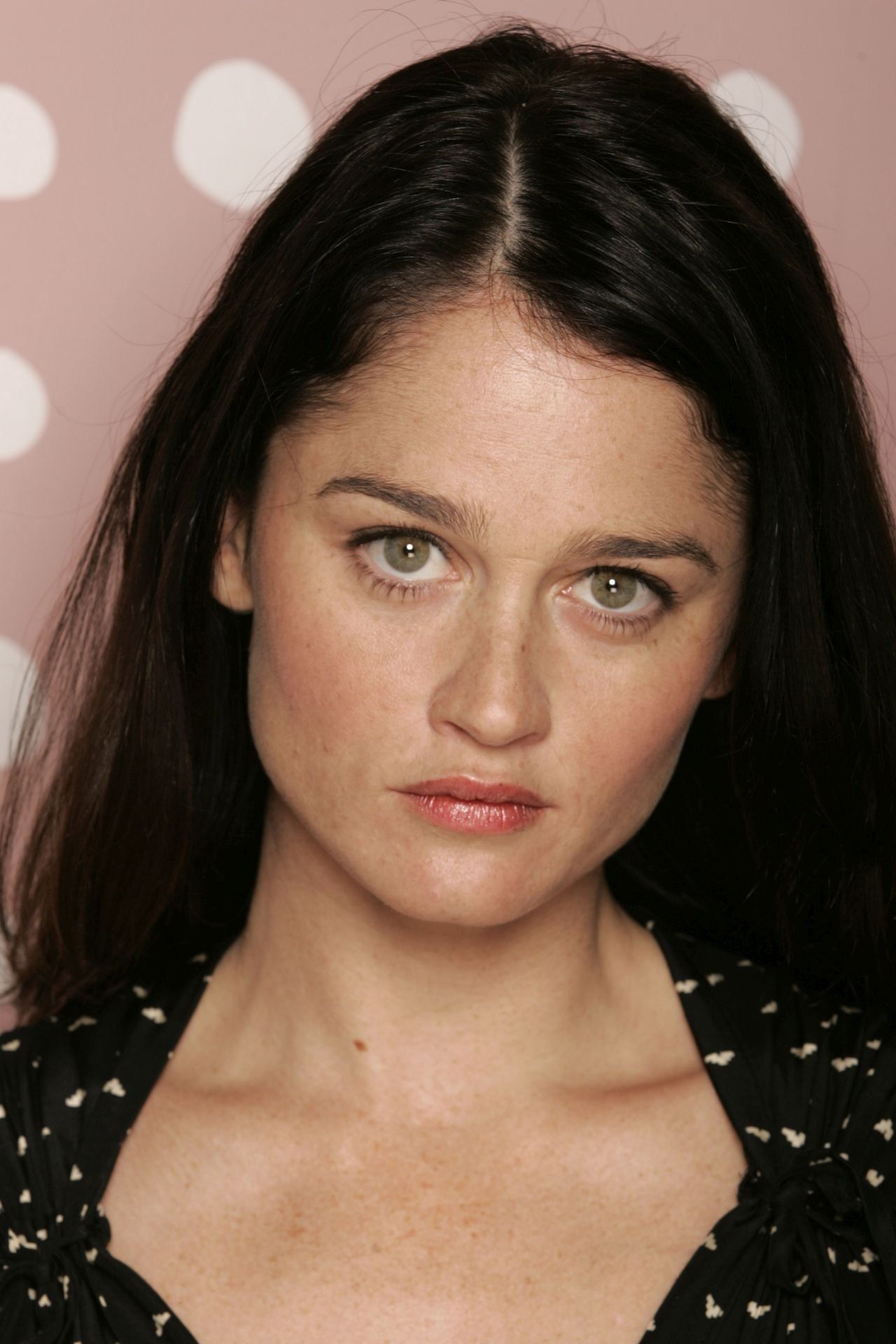 1280x1920 Robin Tunney Image