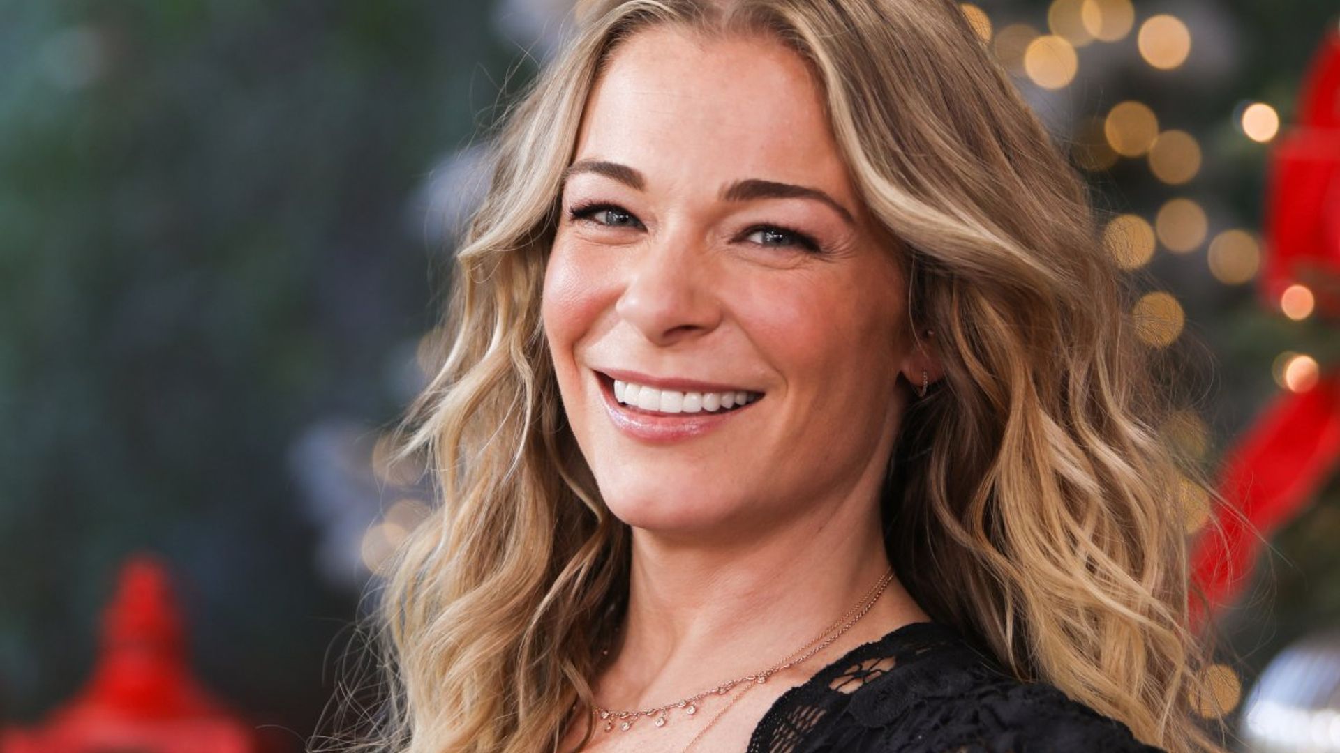 1920x1080 LeAnn Rimes' daring red swimsuit has fans saying the same thing. HELLO!