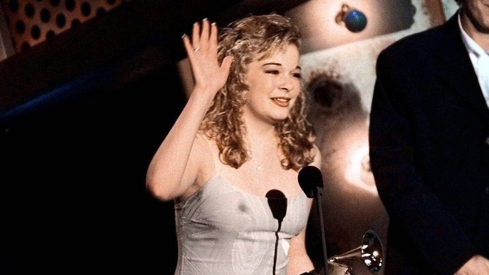 1600x900 LeAnn Rimes: 'Traumatic parts' of childhood fame 'outshadow and outweigh the success'
