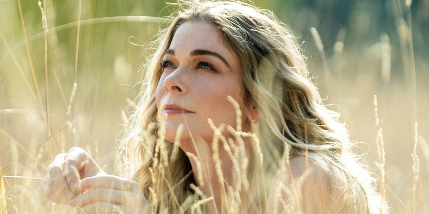 1500x750 LeAnn Rimes Reveals Psoriasis Flare Up In Powerful Photo Shoot