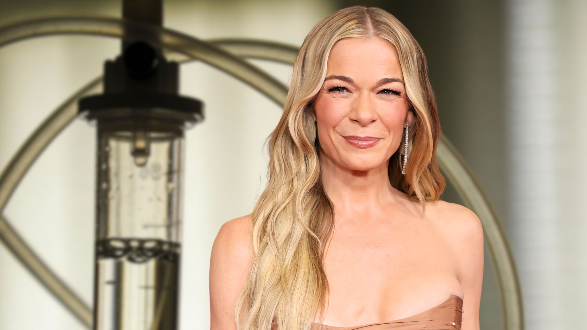 2048x1152 LeAnn Rimes Reveals $10K Blood Cleaning Treatment