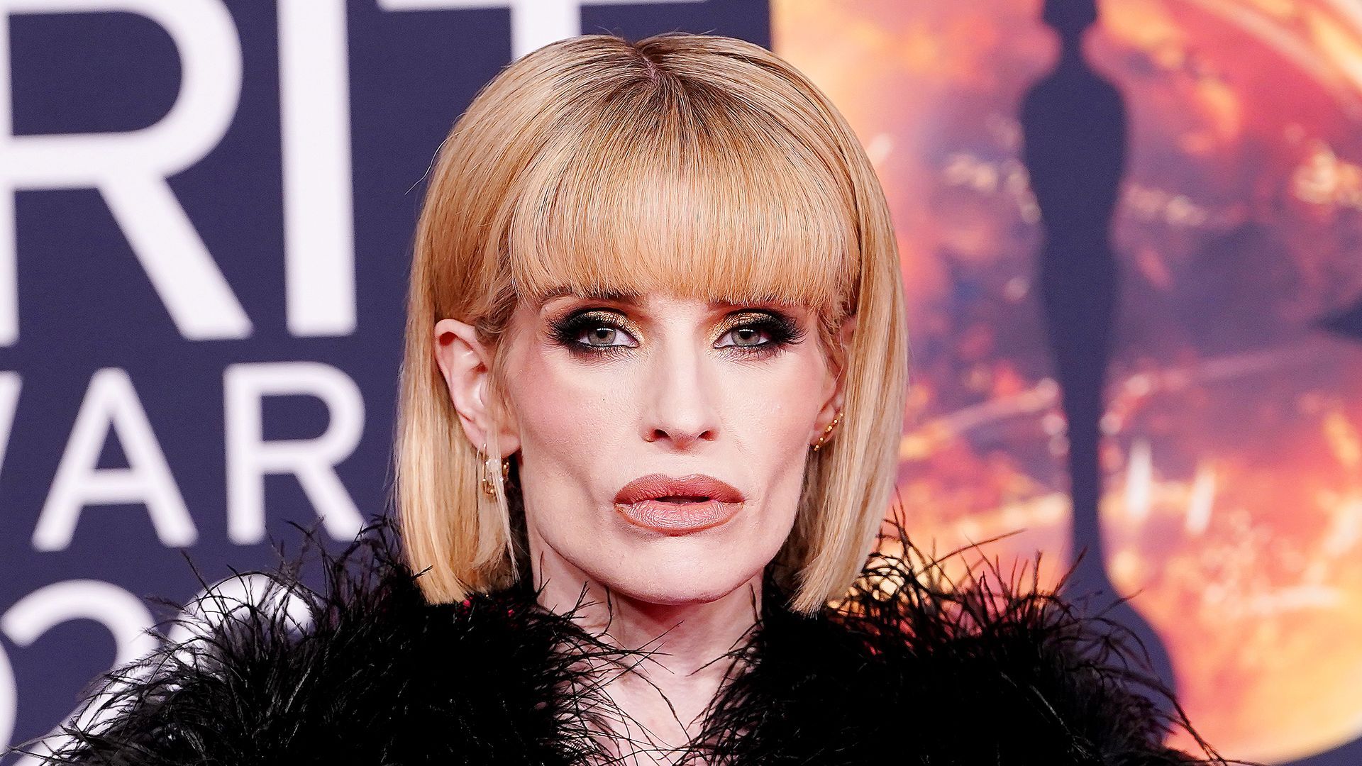 1920x1080 Kelly Osbourne's close friend issues emotional plea after 'dehumanizing' comments about her latest appearance. HELLO!