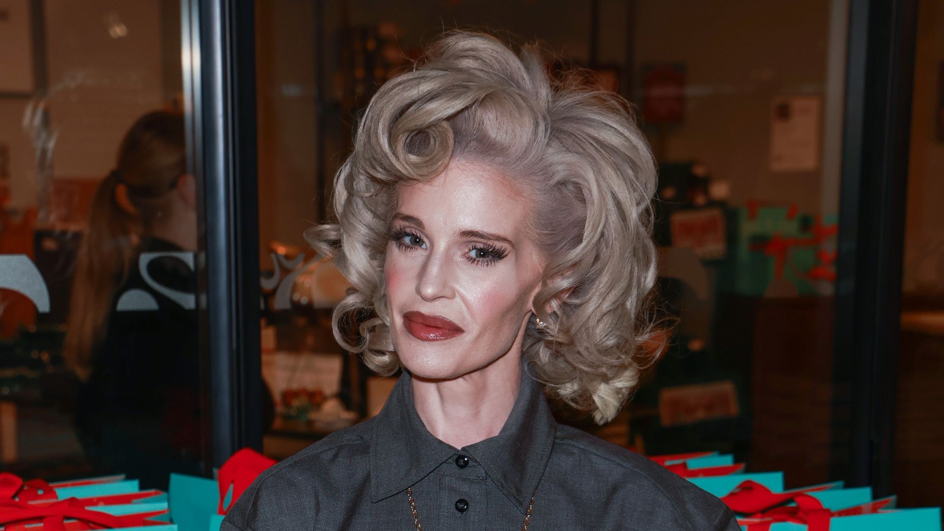 1920x1080 Kelly Osbourne channels Marilyn Monroe with a dramatic new look