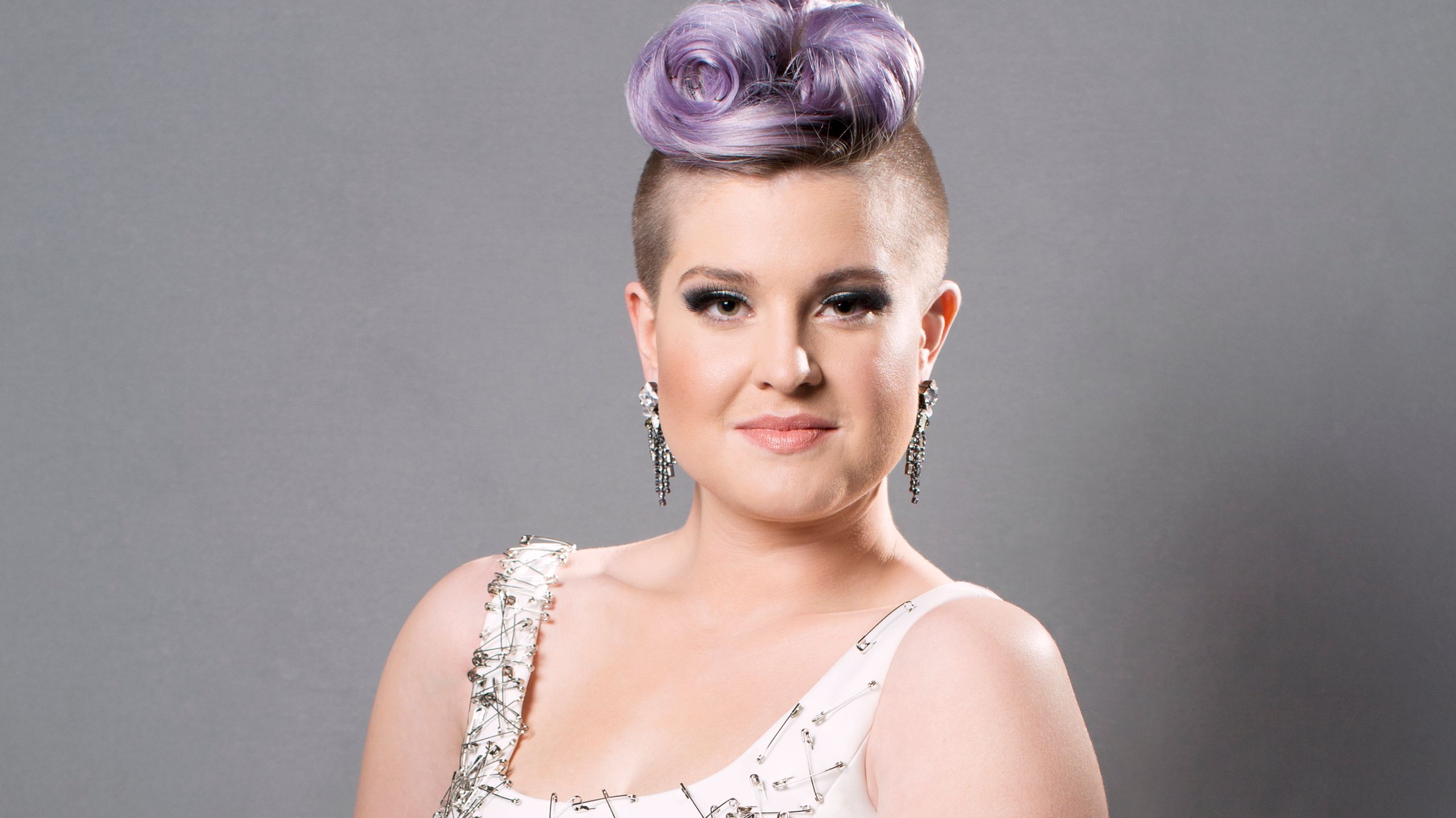 2560x1440 Kelly Osbourne Reveals People Bullied Her for Having Lavender Hair