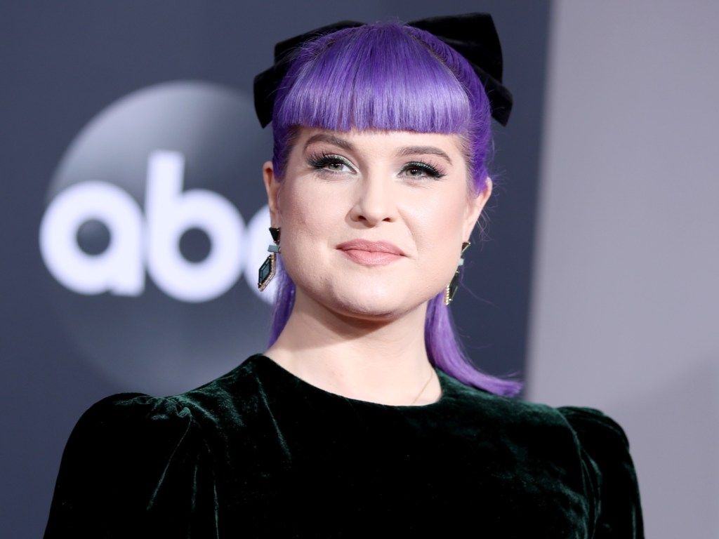 1024x768 Kelly Osbourne Applauds Working Moms