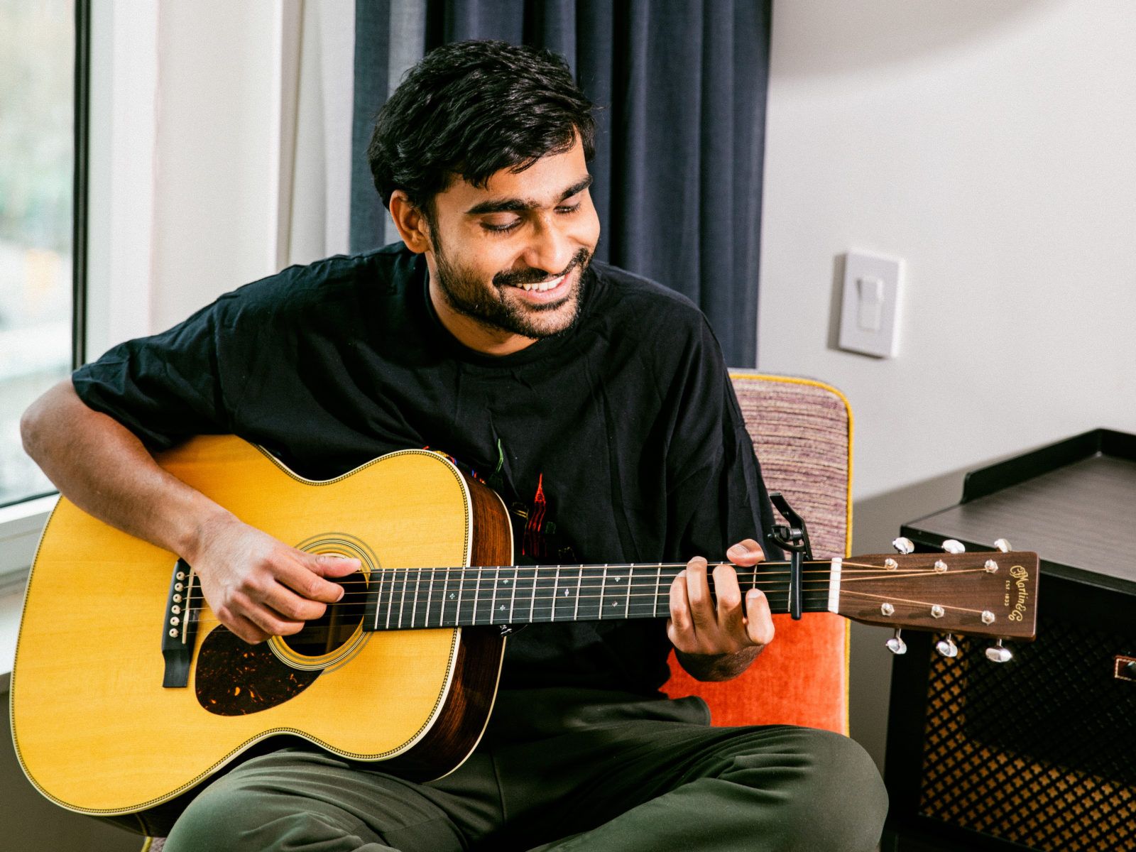 1600x1200 Prateek Kuhad Wallpaper
