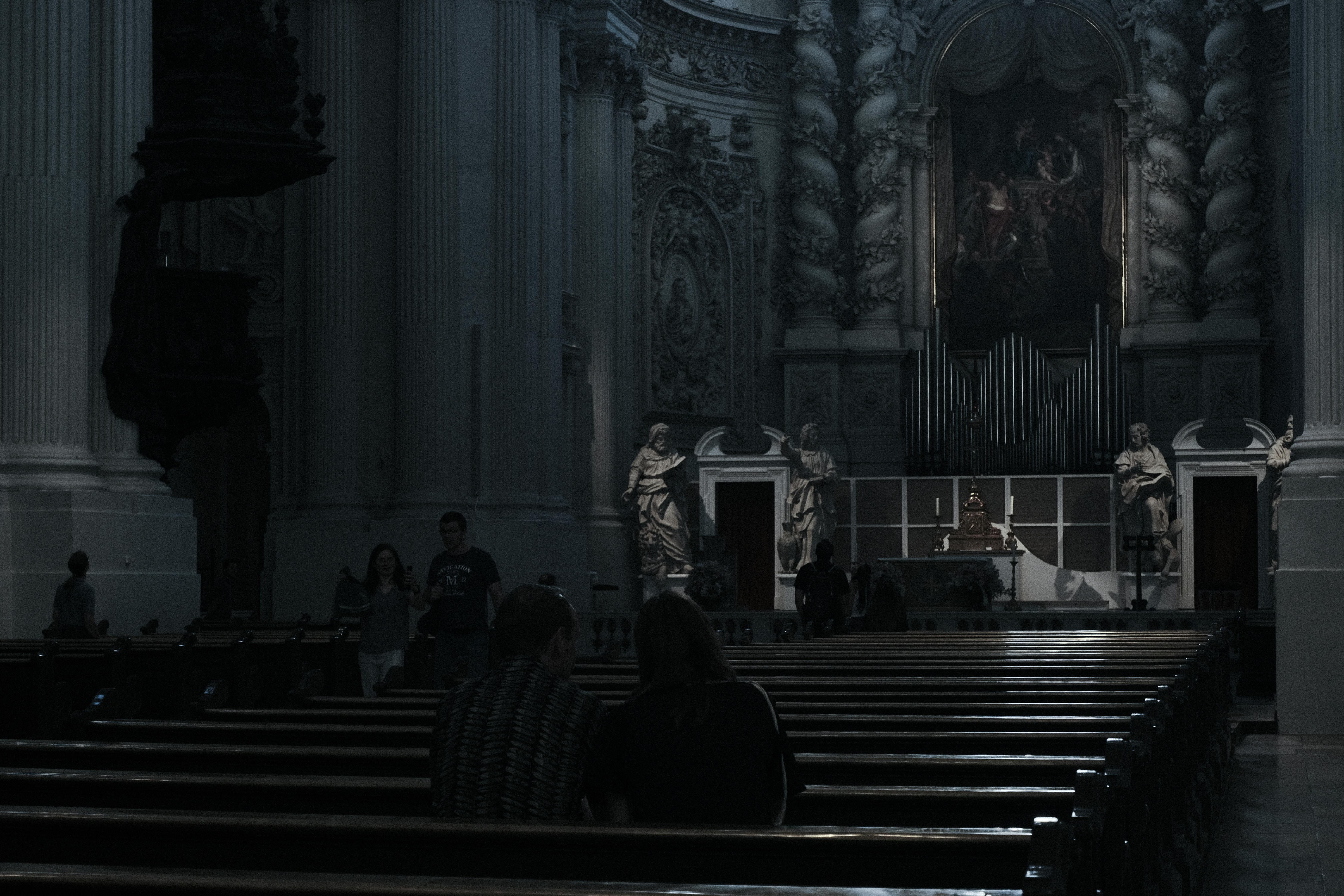 6240x4160 Dark, Monumental Church Interior · Free