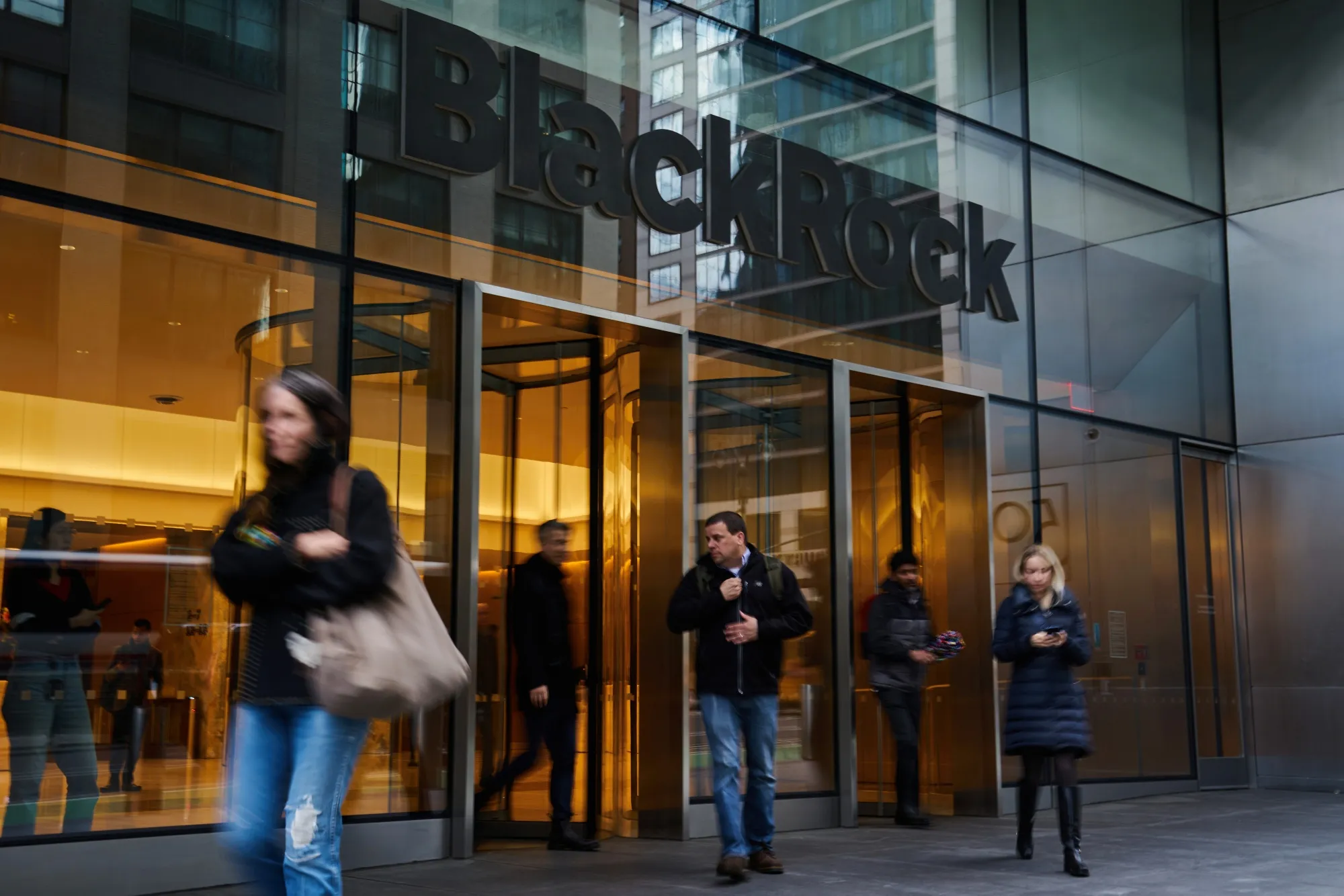 2000x1334 BlackRock $26 Billion Private Credit Fund Limits Withdrawals