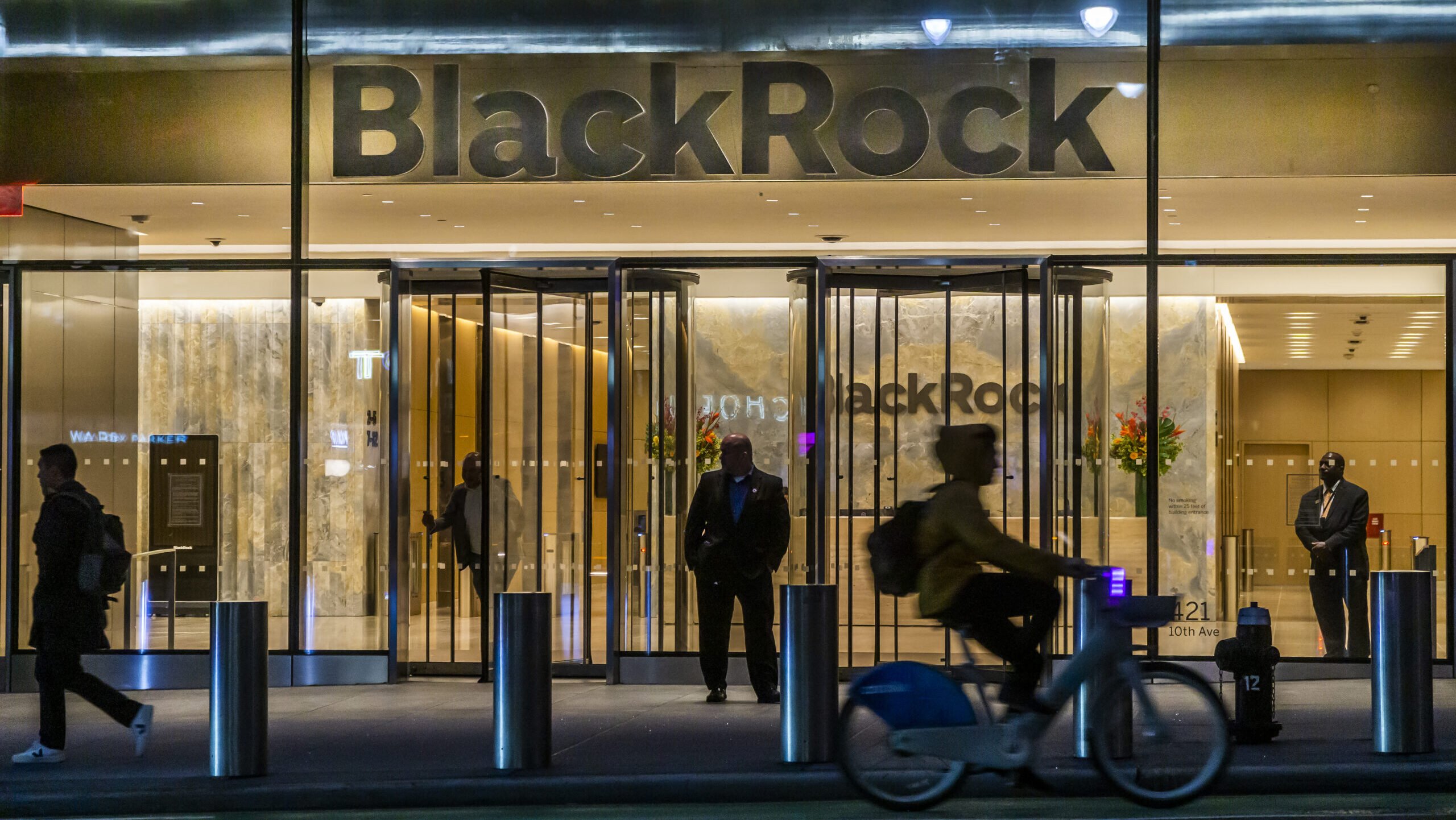 2560x1442 BlackRock's Writedown of Small Loan Fuels Private Credit Alarm Daily Upside